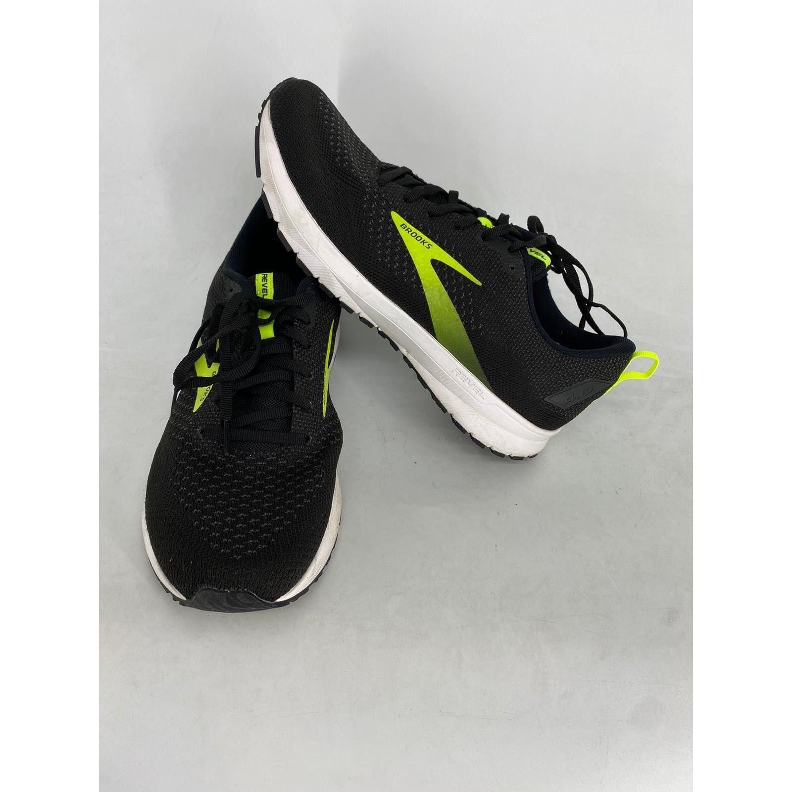 Brooks Brooks Men Revel 4 Black/White/Yellow Running Shoe Size 10.5 Size US 10.5 / EU 43-44 - 5 Thumbnail