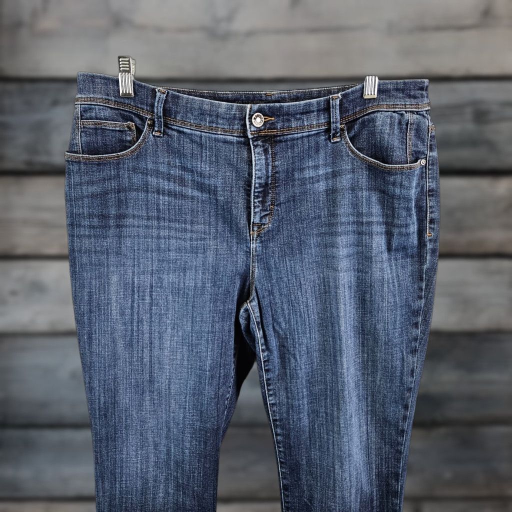 Vintage Chico's So Slimming Womens Girlfriend Crop Jeans Sz 14P Blue Mid Rise Size 36" / US 14 / IT 50 - 1 Thumbnail