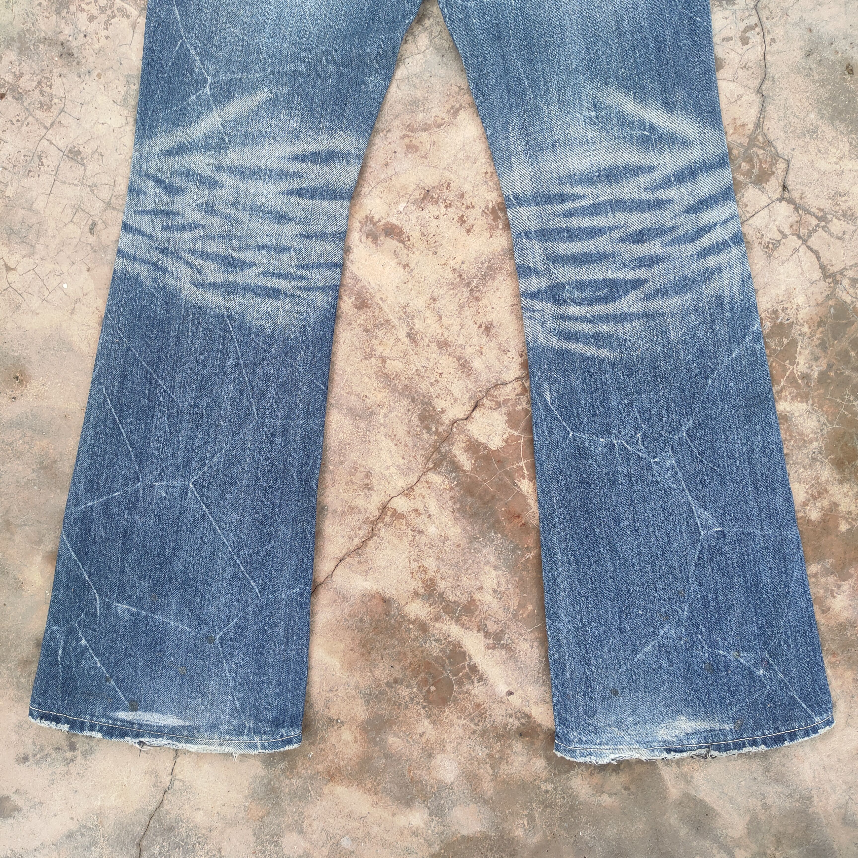 Vanquish VINTAGE VANQUISH FLARE STORM FADED RIPPED DENIM JEANS PANTS Size US 32 / EU 48 - 9 Thumbnail