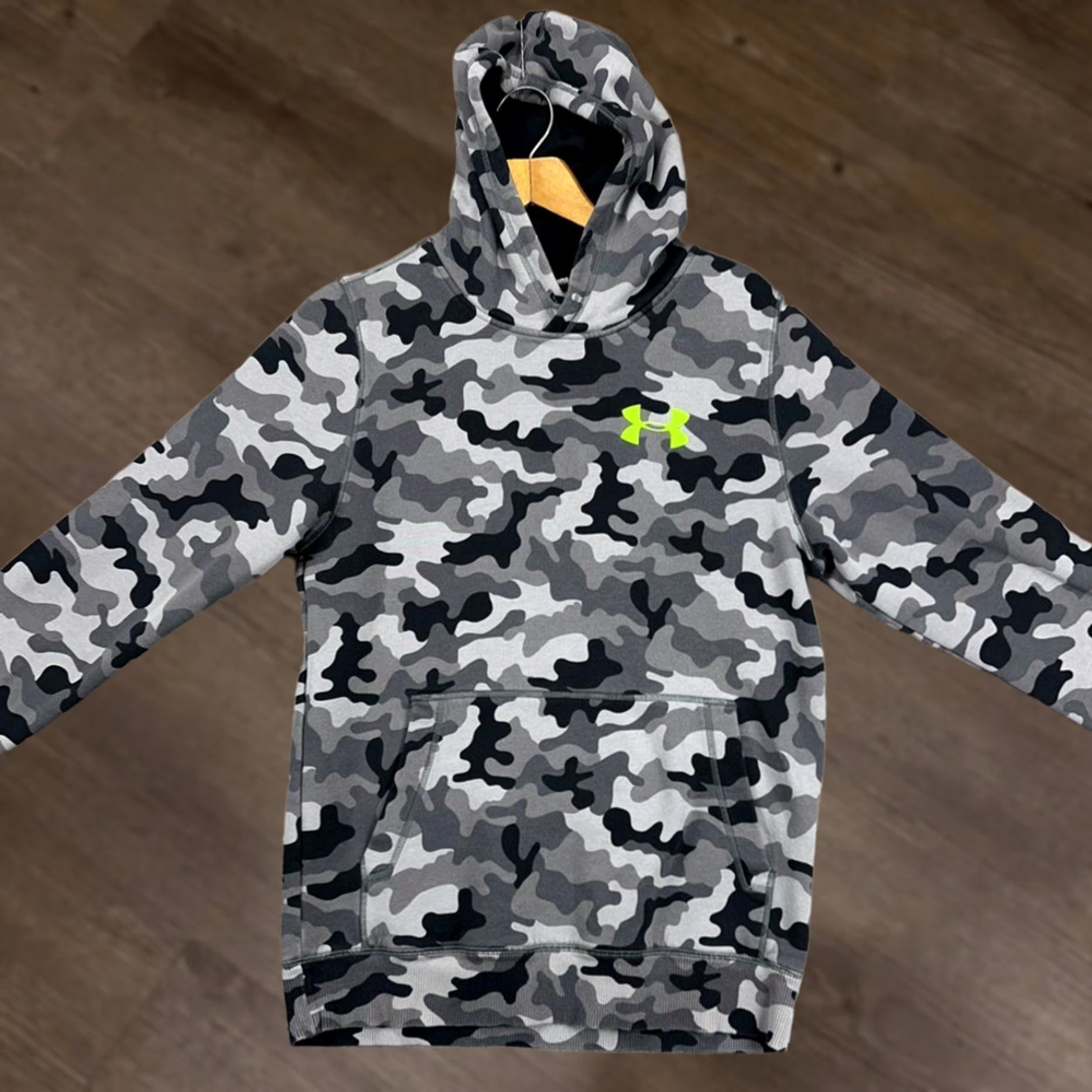 Under Armour Under Armour Camouflage Hoodie Sweatshirt Mens Small Gray Black Pullover Pockets Pullover Outdoor Breathable Urban Casual Size US S / EU 44-46 / 1 - 1 Thumbnail