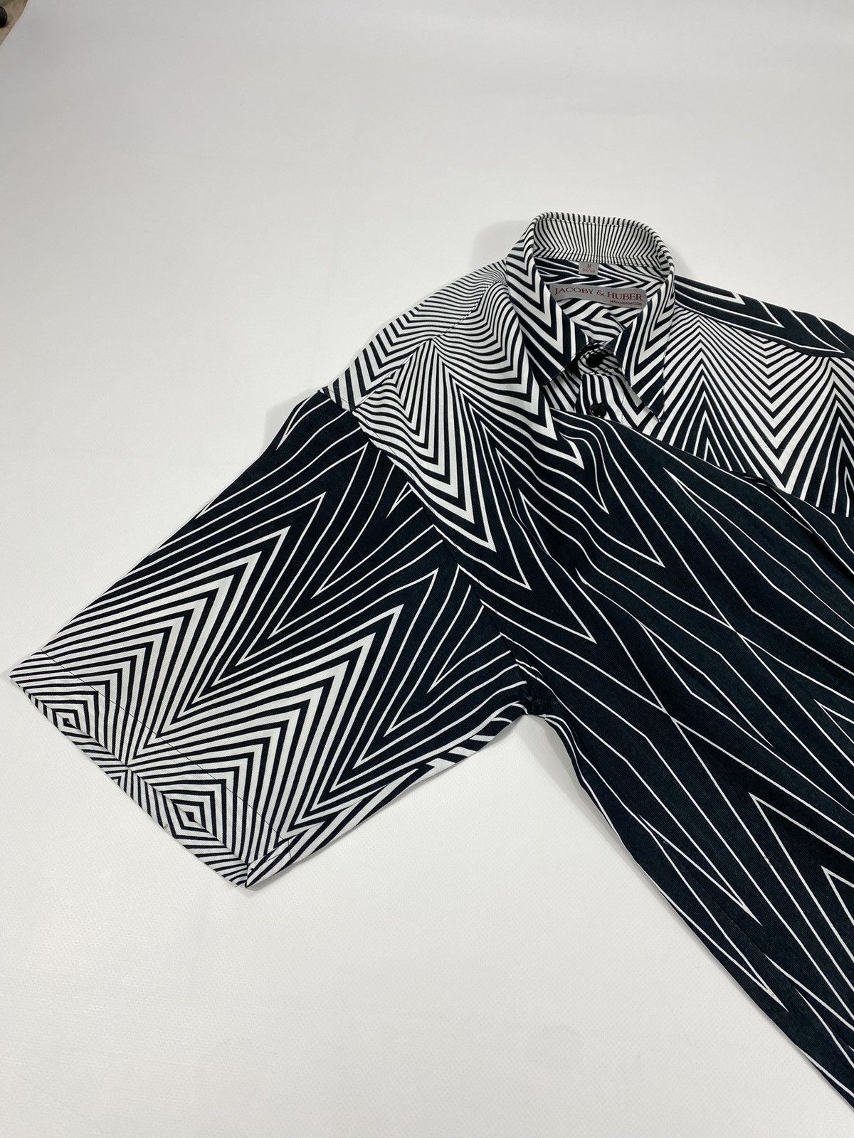 Vintage Y2K Black White Zig Zag Lines Basic Abstract Party Shirt Size US L / EU 52-54 / 3 - 4 Thumbnail