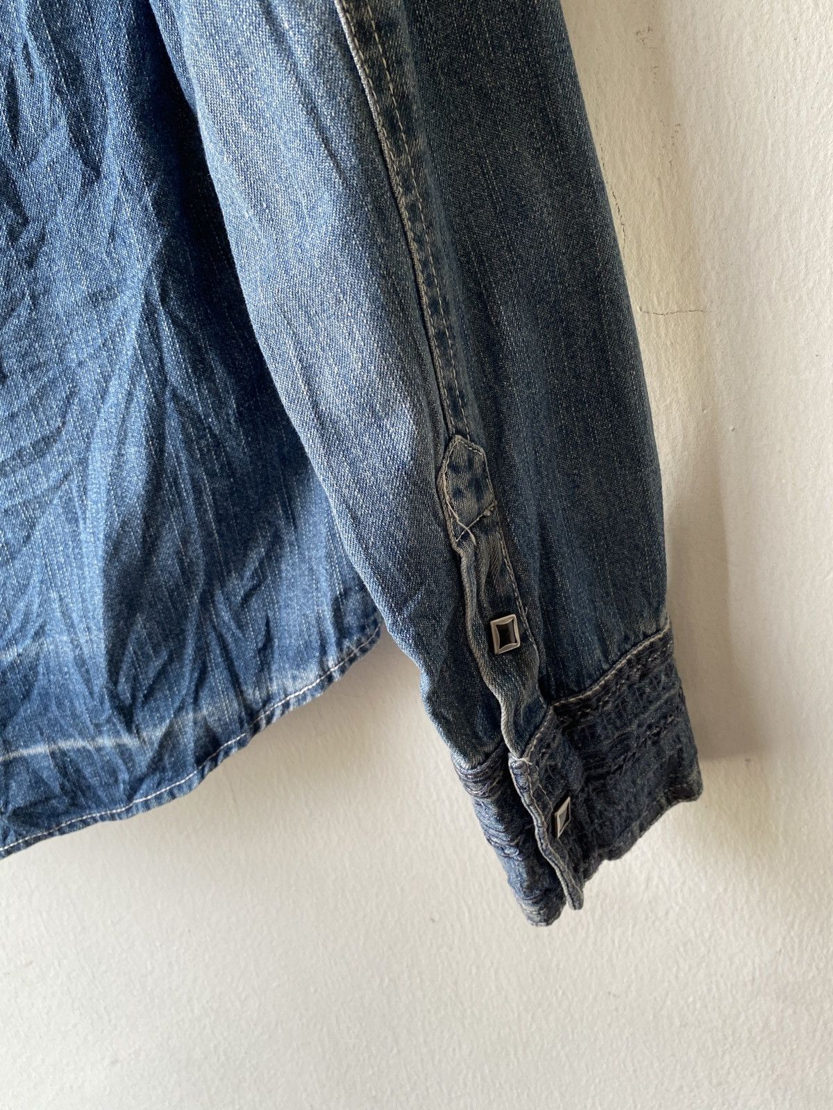 In The Attic × Japanese Brand In The Attic Japan Distressed Button Up Denim Shirt Size US M / EU 48-50 / 2 - 14 Thumbnail