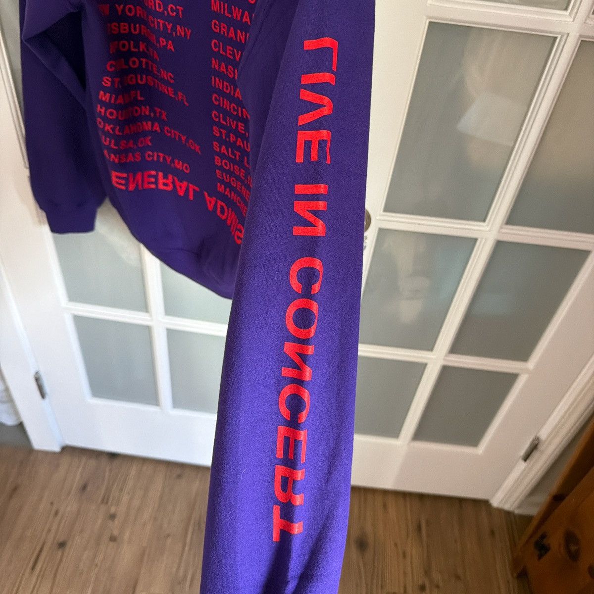 Travis Scott RARE!! 2017 Travis Scott Purple Birds Eye View Tour hoodie Size US M / EU 48-50 / 2 - 3 Thumbnail