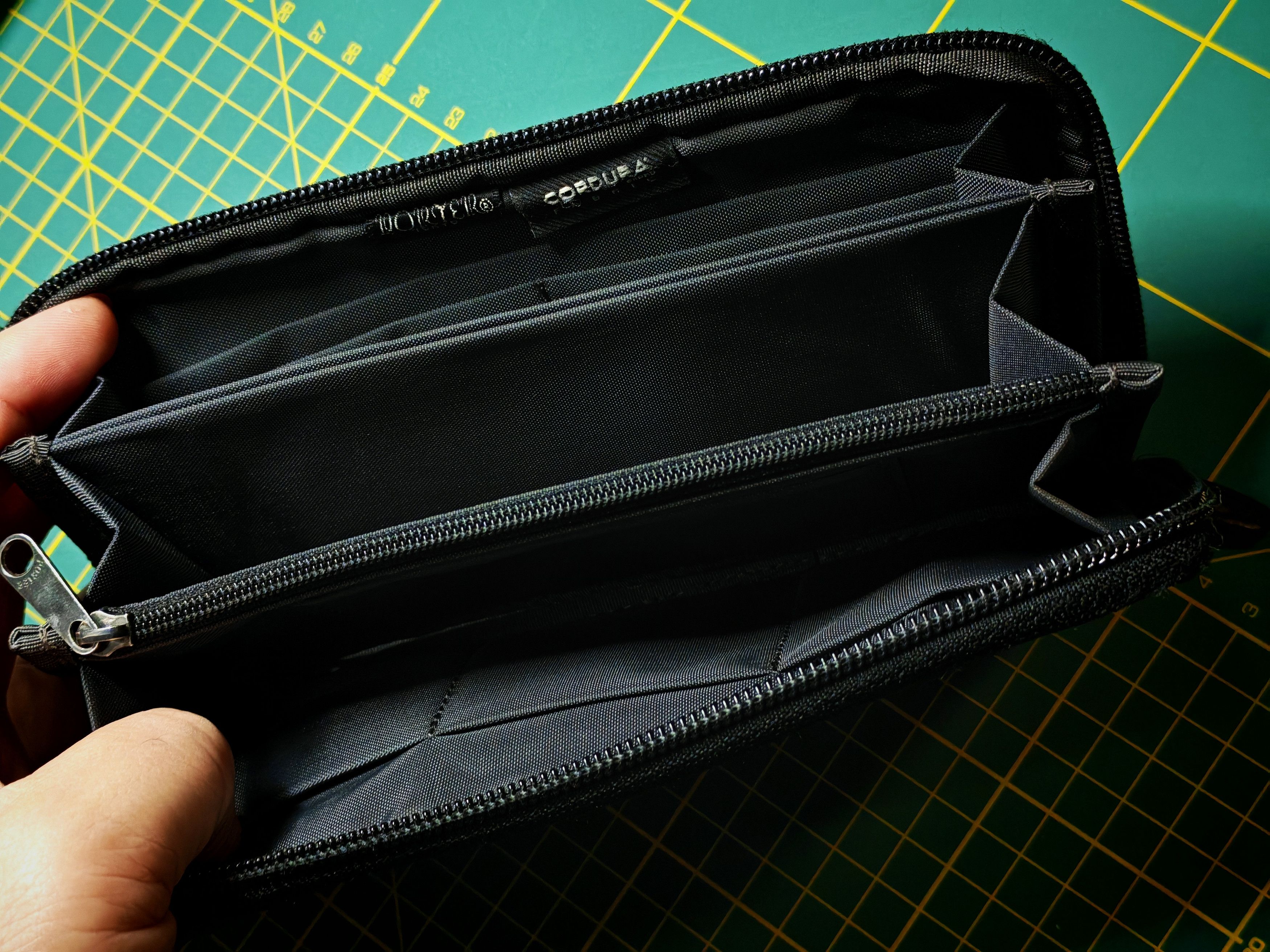 Porter Porter Yoshida & Co Porter Dill Travel Wallet Black Japan Size ONE SIZE - 7 Thumbnail