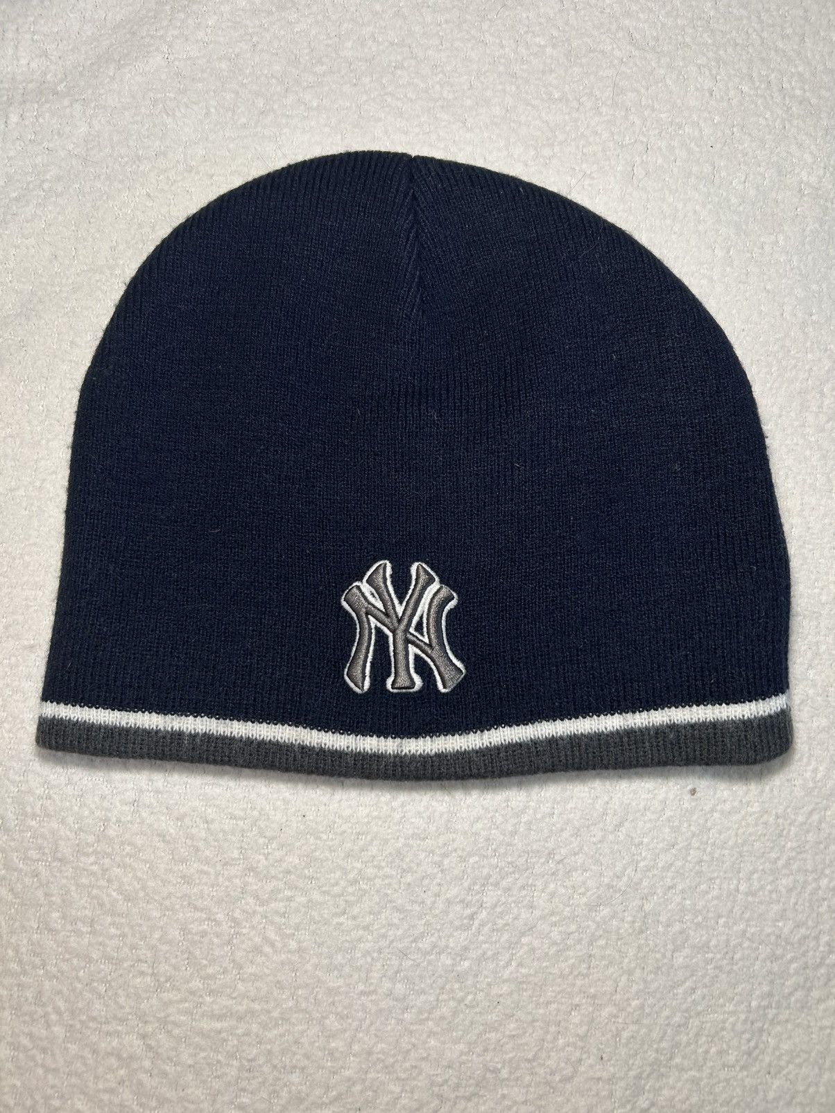 New York Yankees Y2k New York Yankees Logo Beanie Hat Drip Vintage Navy Blue Size ONE SIZE - 1 Thumbnail