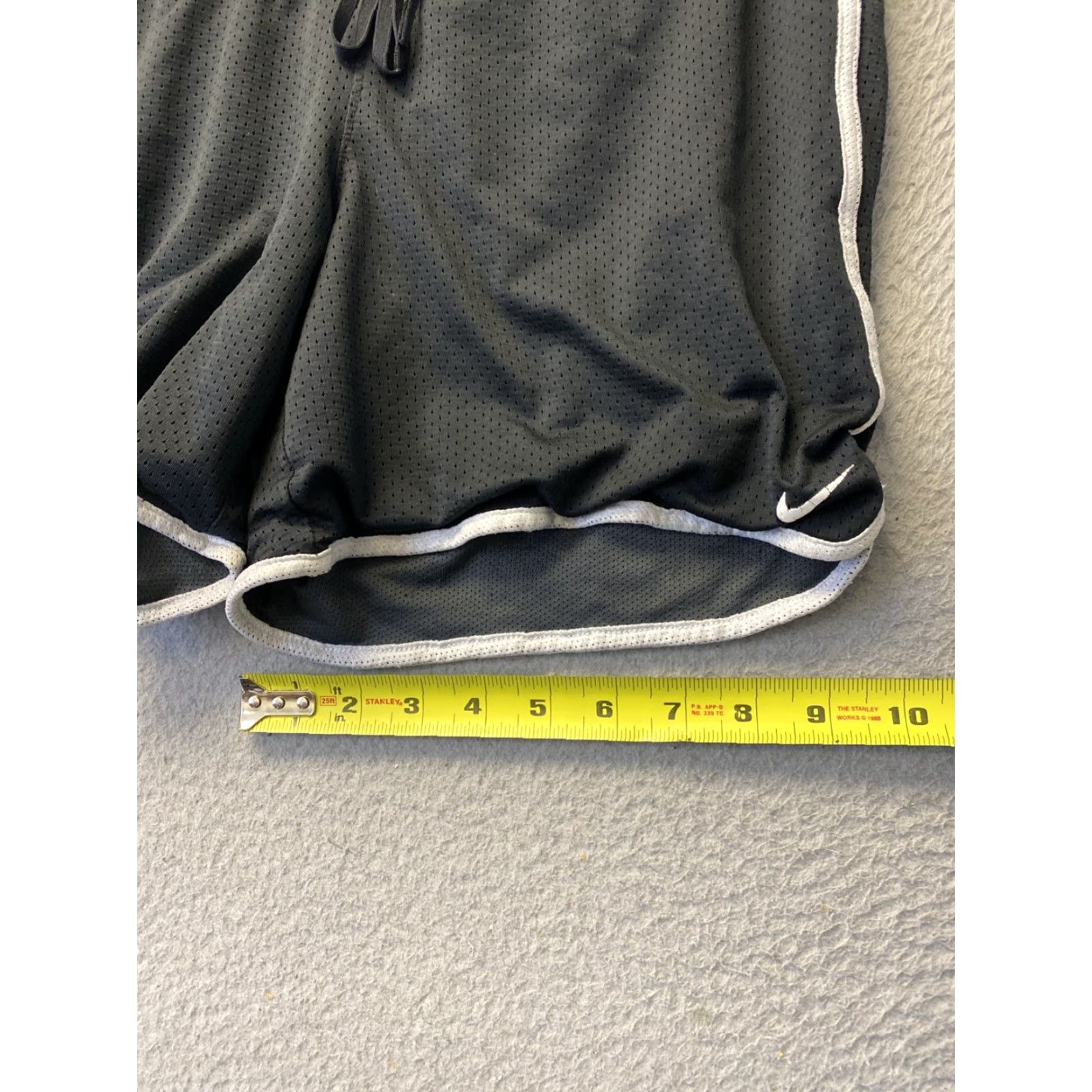 Nike NIKE Women's Athletic Cropped Pants Size Medium Black Activewear Size 32" / US 10 / IT 46 - 7 Thumbnail