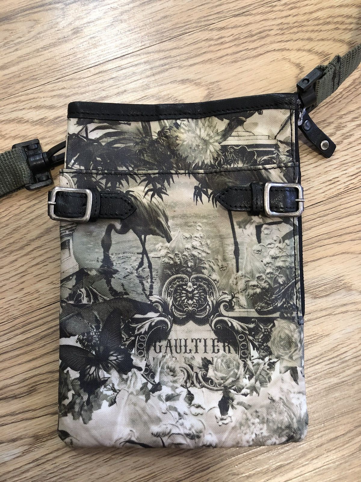Jean Paul Gaultier × Vintage 90’s Jean Paul Gaultier Psychedelic Tropical sling bag Size ONE SIZE - 1 Thumbnail