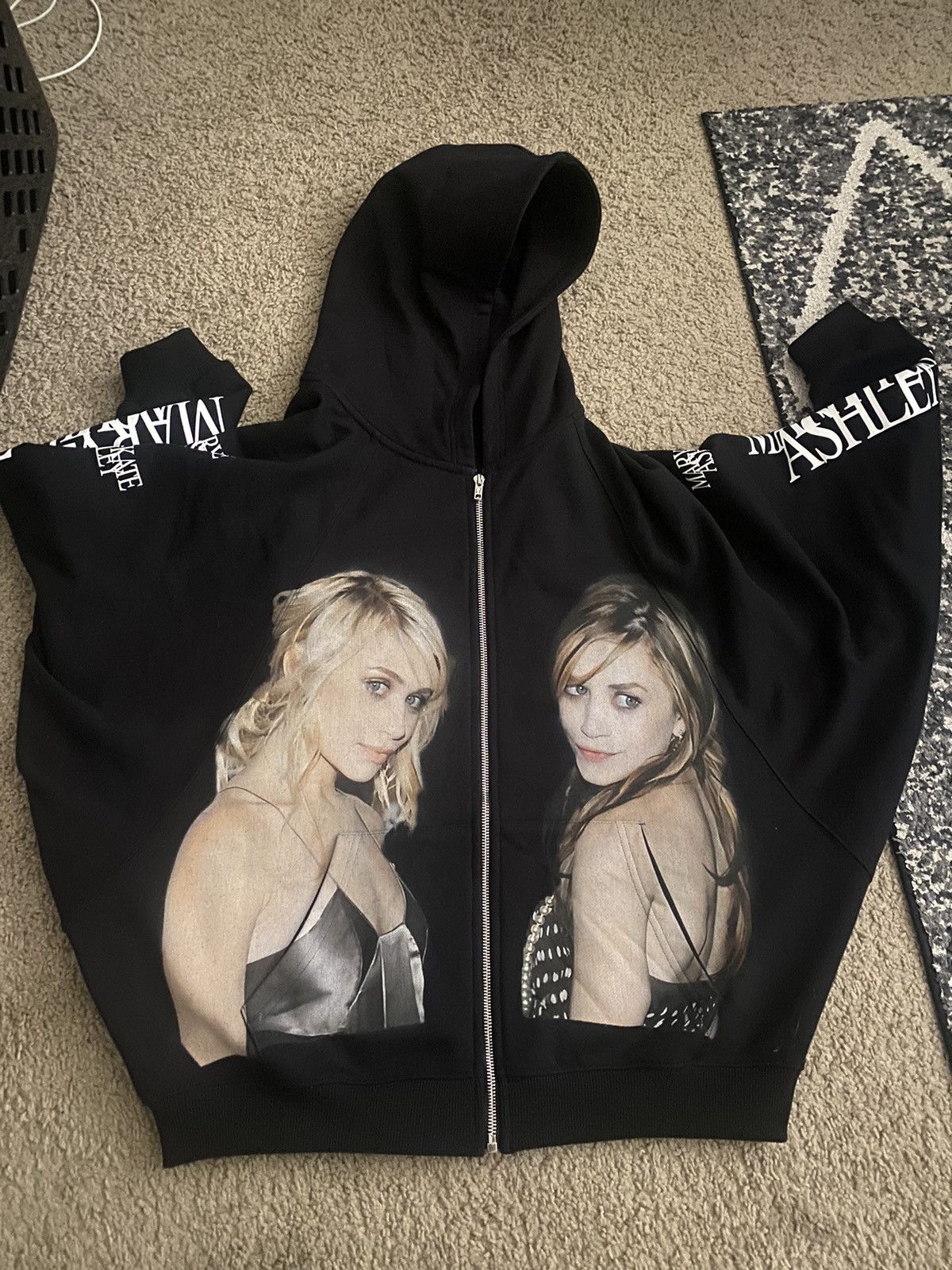 トップス Praying Olsen sisters Hoodie Praying Praying Olsen “Twins” hoodie prayingg | Grailed