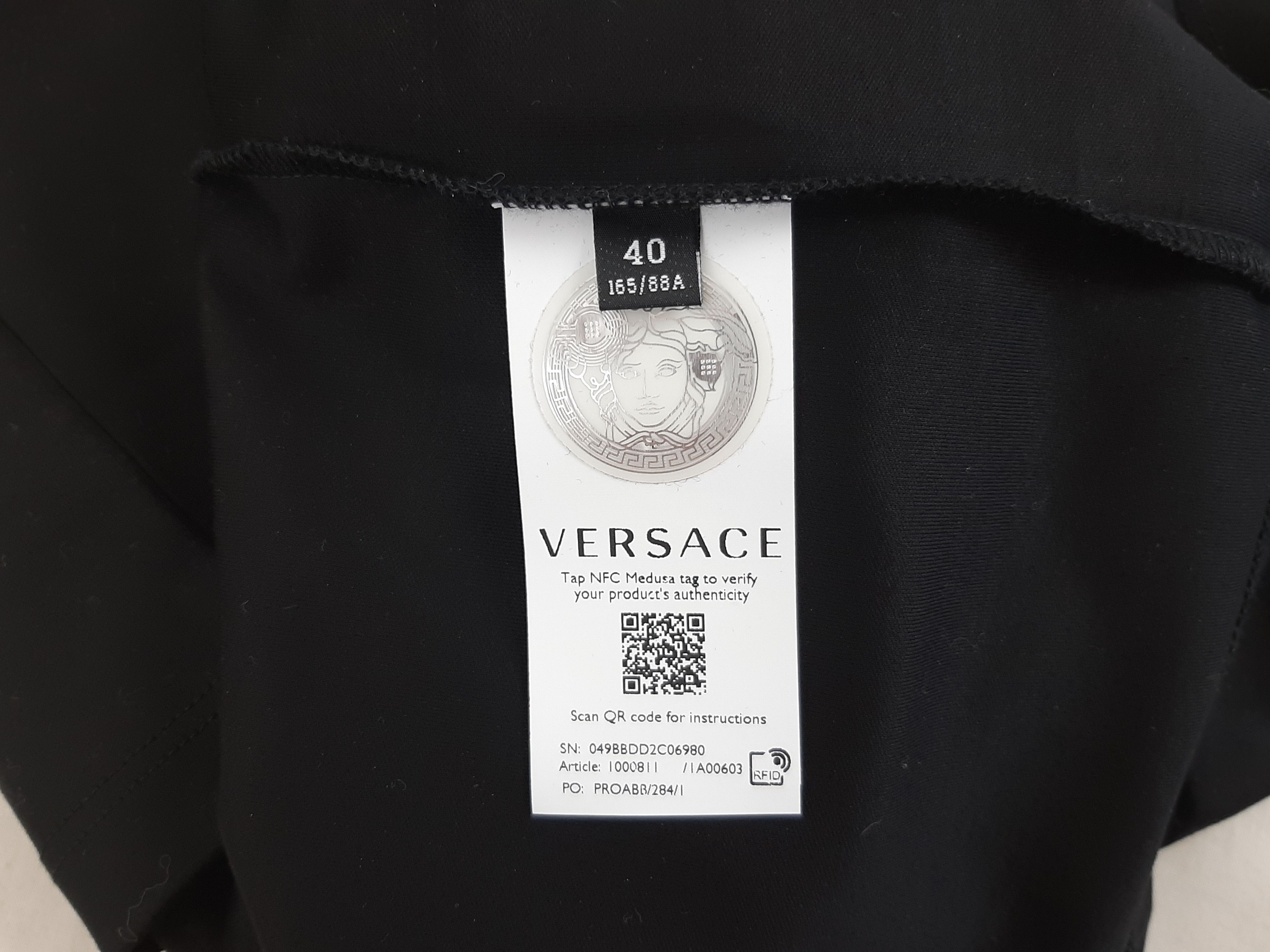Versace Versace Medusa Head Logo Print T-Shirt Women's Size IT 40 Size S / US 4 / IT 40 - 9 Thumbnail