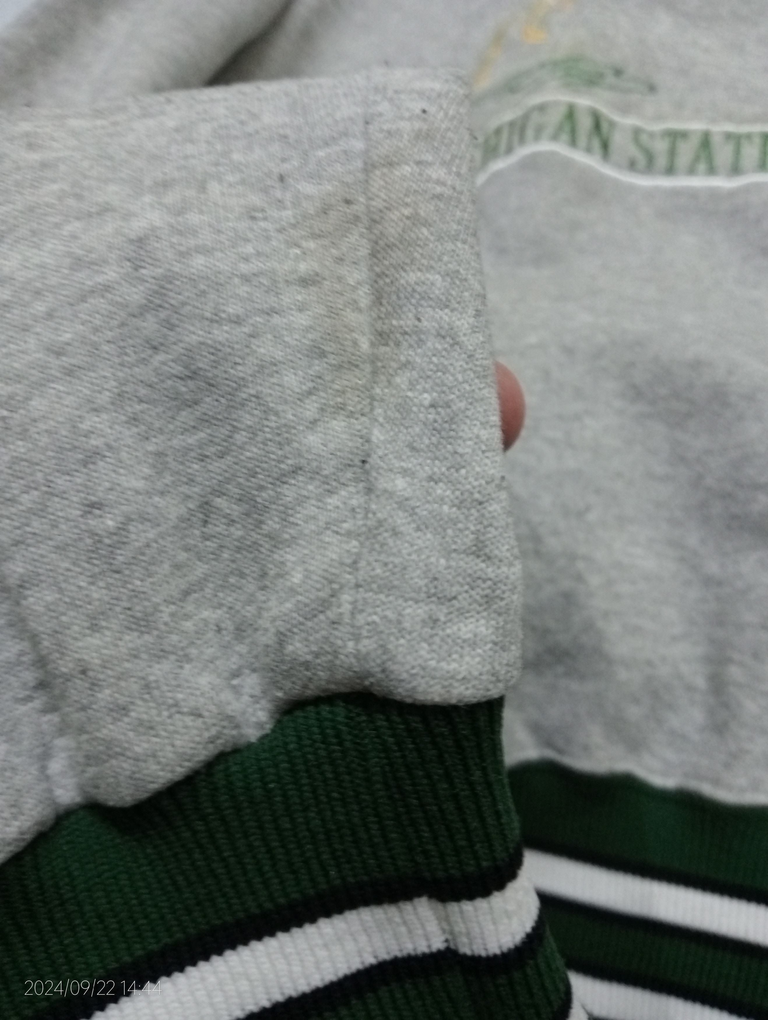 Vintage Vintage '90s Michigan State Embroidery Crewneck Sweatshirt Size US M / EU 48-50 / 2 - 10 Thumbnail