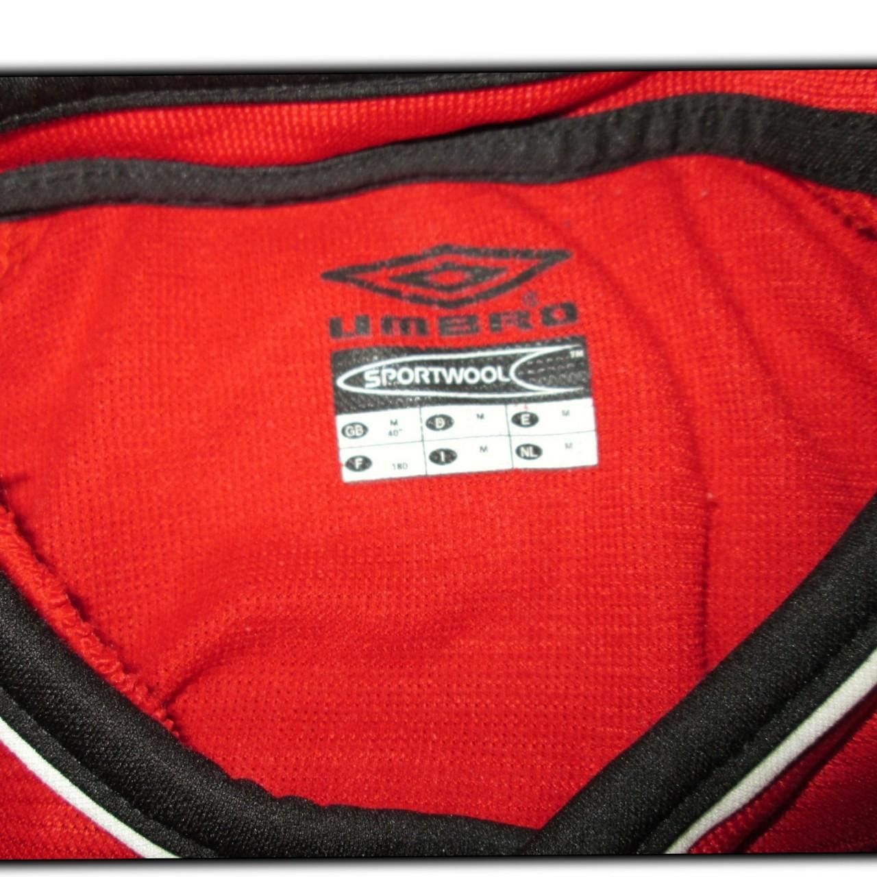 Umbro Manchester united England 2000 2001 2002 Home shirt jersey Size US M / EU 48-50 / 2 - 4 Thumbnail