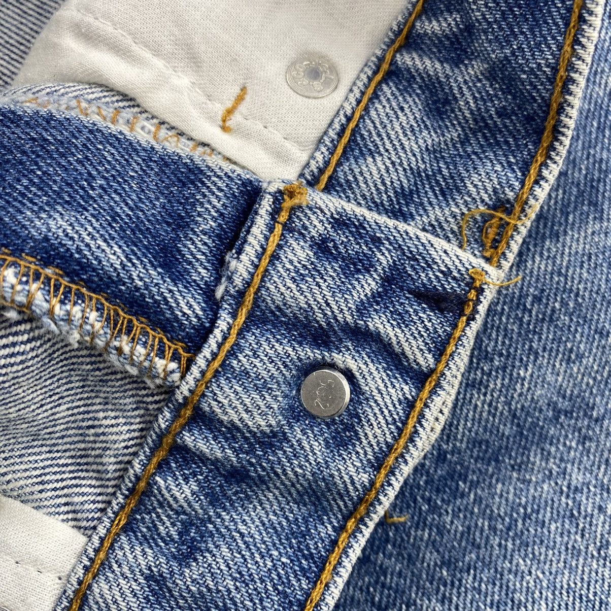 Levi's Vintage Clothing 1990s Vintage Levis 505 USA 28x34 Faded Blue Jeans Size US 28 / EU 44 - 7 Thumbnail