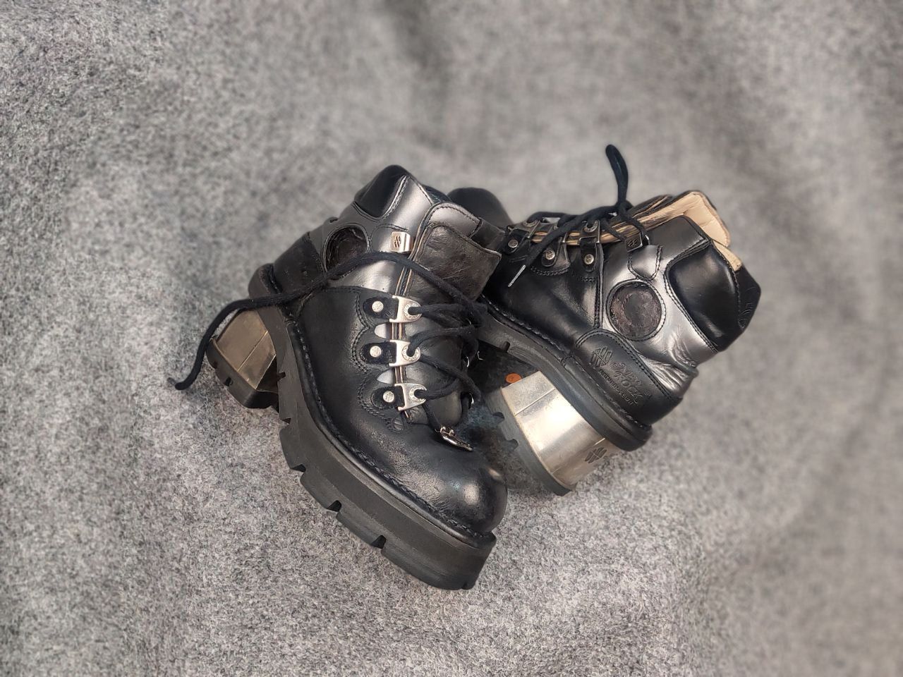 New Rock New Rock Black Leather metallic heel with hole lace Boots Size US 10 / IT 40 - 21 Thumbnail