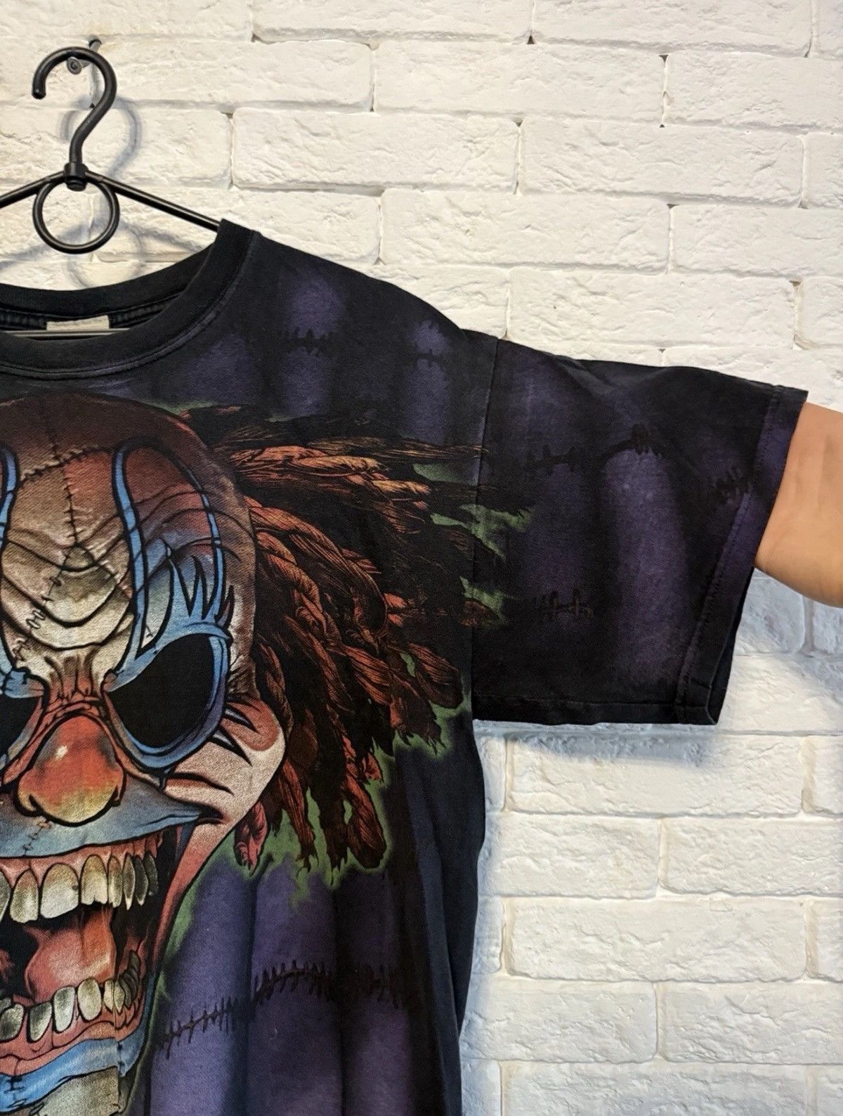 Liquid Blue Vintage Liquid Blue Clown Overprint Tshirt Sz L Size US L / EU 52-54 / 3 - 4 Thumbnail