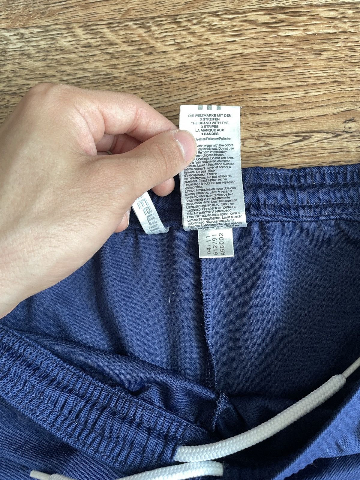Adidas × Vintage Vintage Adidas shorts streetwear y2k casual style size S Size US 30 / EU 46 - 7 Thumbnail