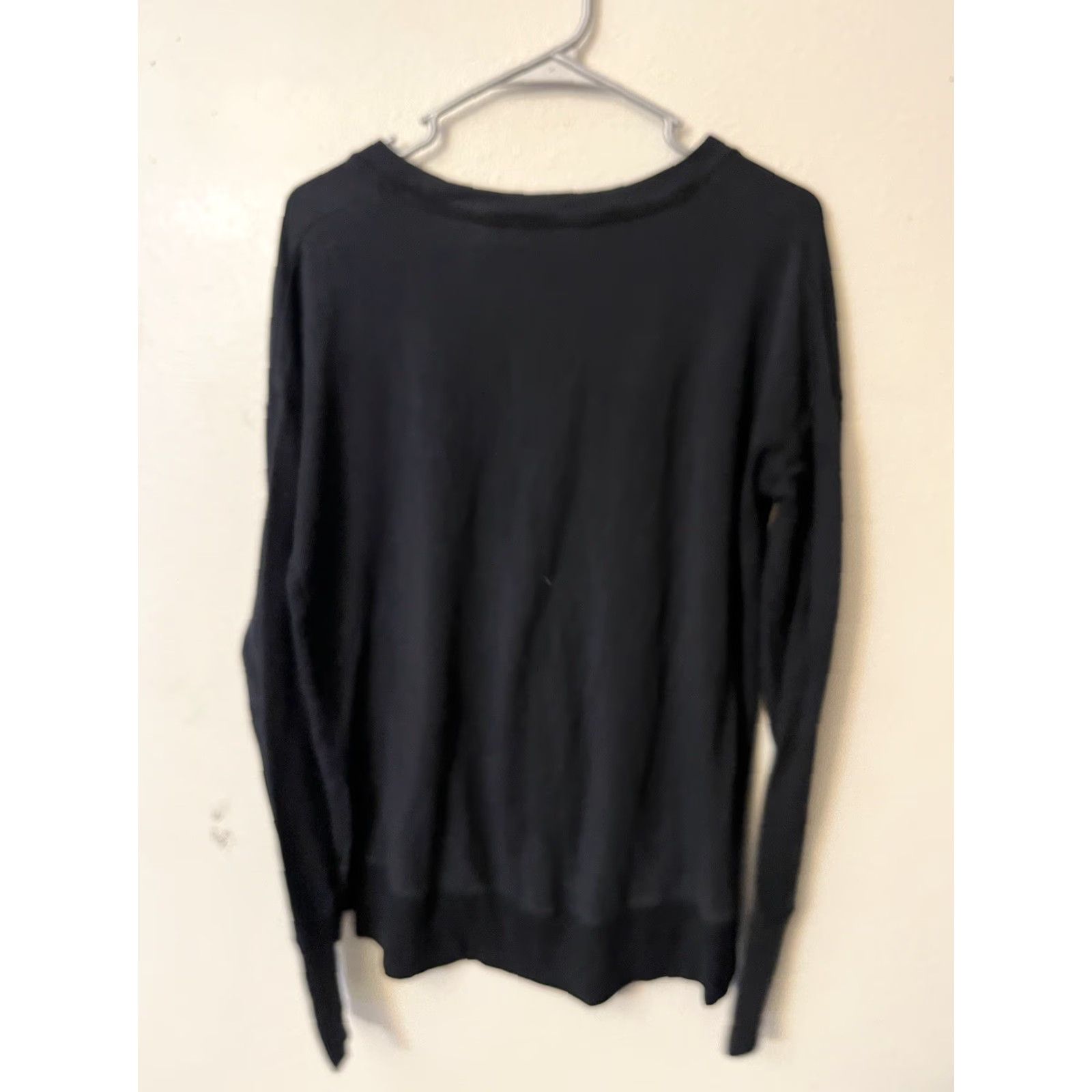 Athleta Athleta Sweatshirt Women Size Small Black Modal Blend Pullover Knit Raglan Sleeve Solid Logo Round Neck Short Description? Size S / US 4 / IT 40 - 3 Thumbnail