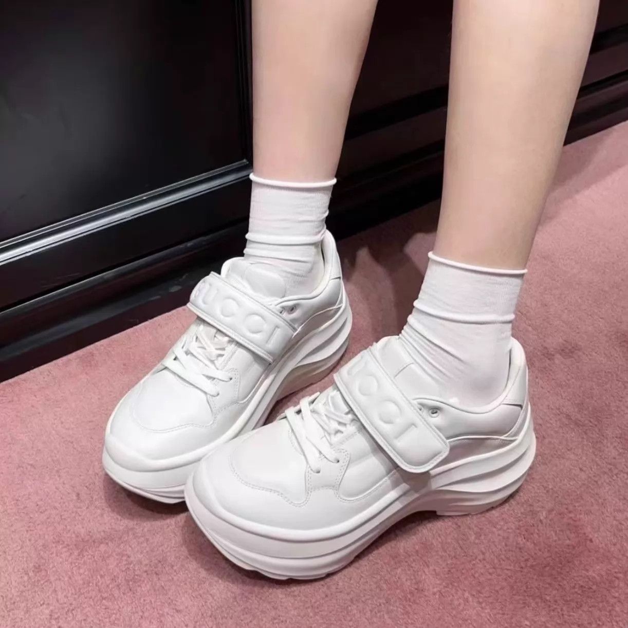 Gucci Gucci White Platform Velcro Dad Shoe 39 Size US 8.5 / IT 38.5 - 9 Thumbnail