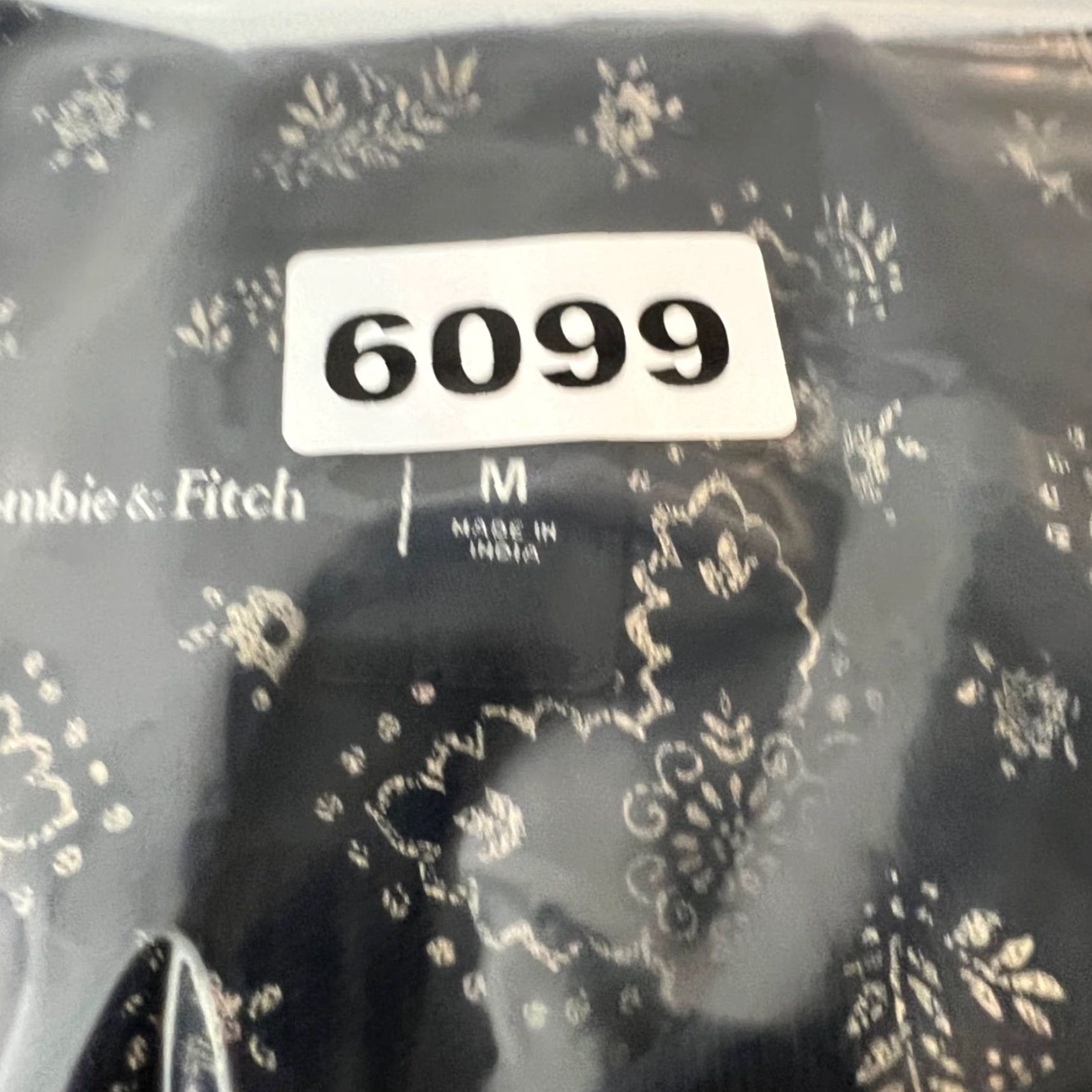 Abercrombie & Fitch Abercrombie & Fitch Mens Button-Up Shirt Navy Blue Bandana Print Long Sleeve Size M Size US M / EU 48-50 / 2 - 7 Thumbnail