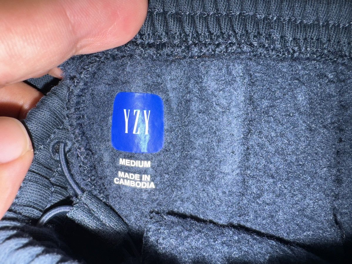Balenciaga × Gap × Kanye West Yeezy Gap Sweatpants Navy Size Medium Size US 32 / EU 48 - 7 Thumbnail