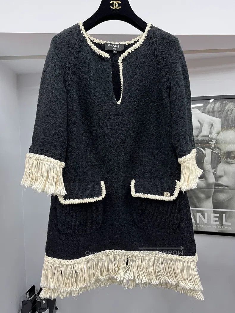 Chanel Greek series black and white colour block tassel dr