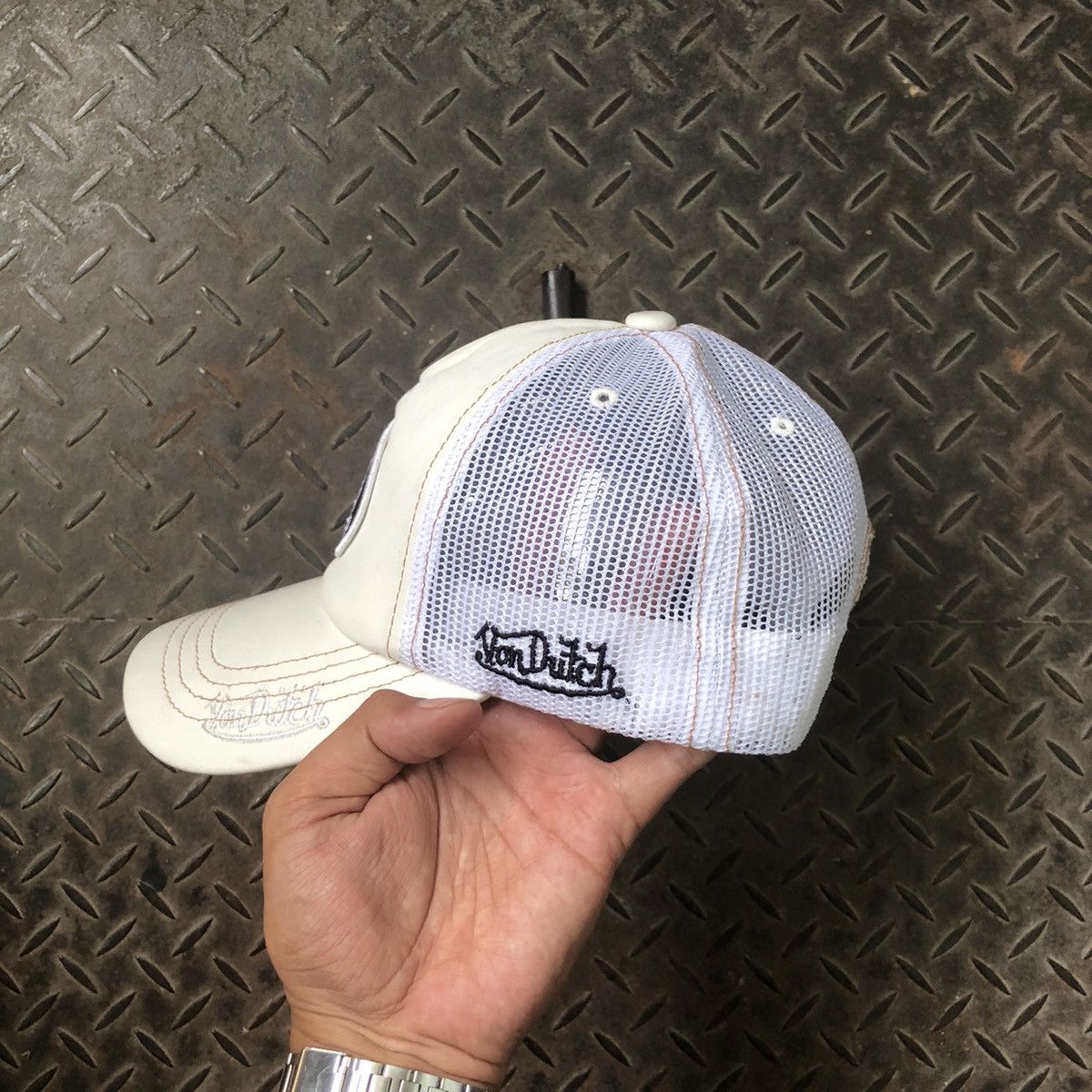 Von Dutch 🔥RARE🔥 Von Dutch Leather White Special Edition Trucker Hat Size ONE SIZE - 5 Thumbnail