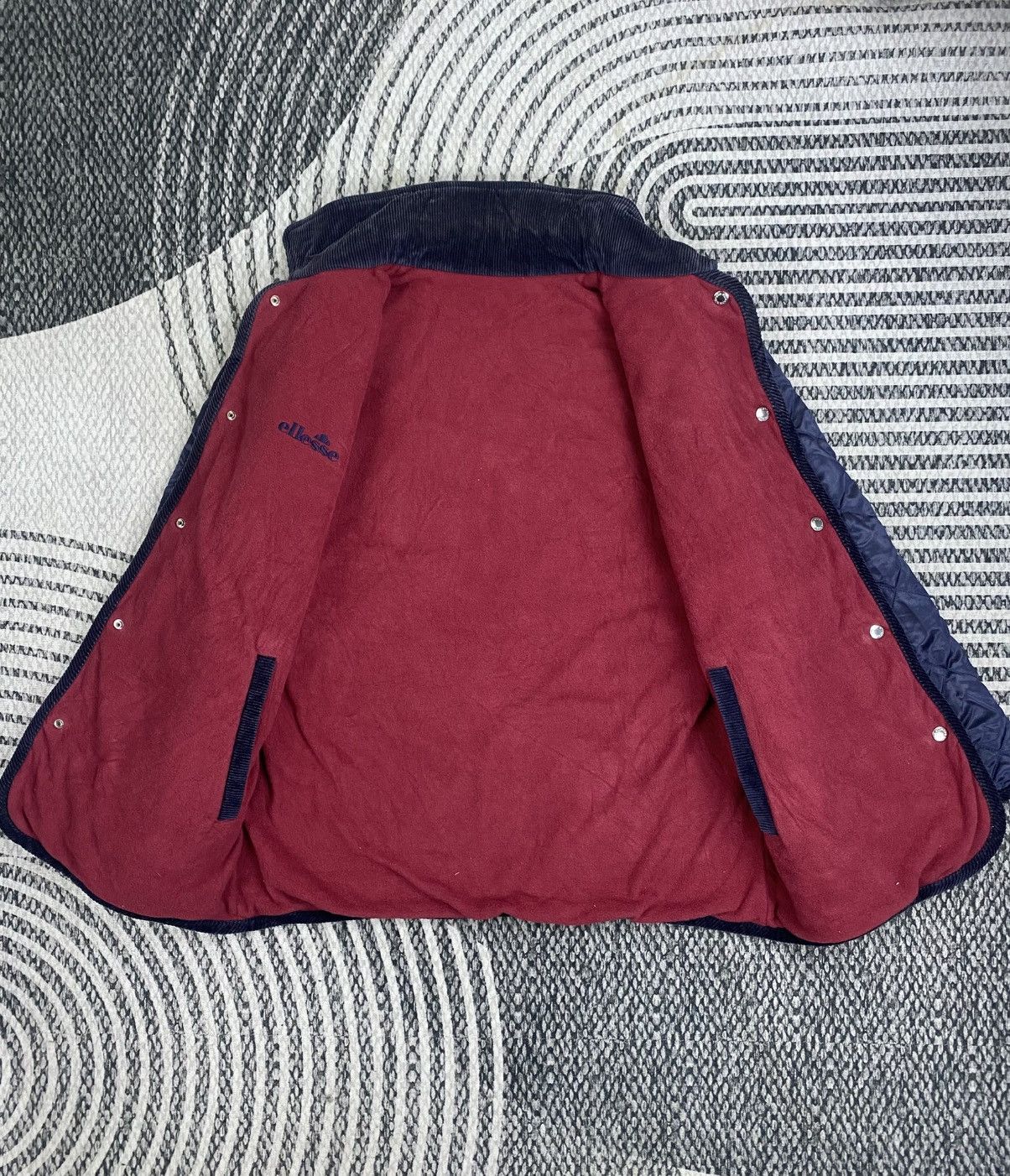 Ellesse Vintage Ellesse Burgundy Reversible Puffer Jacket Size US L / EU 52-54 / 3 - 7 Thumbnail