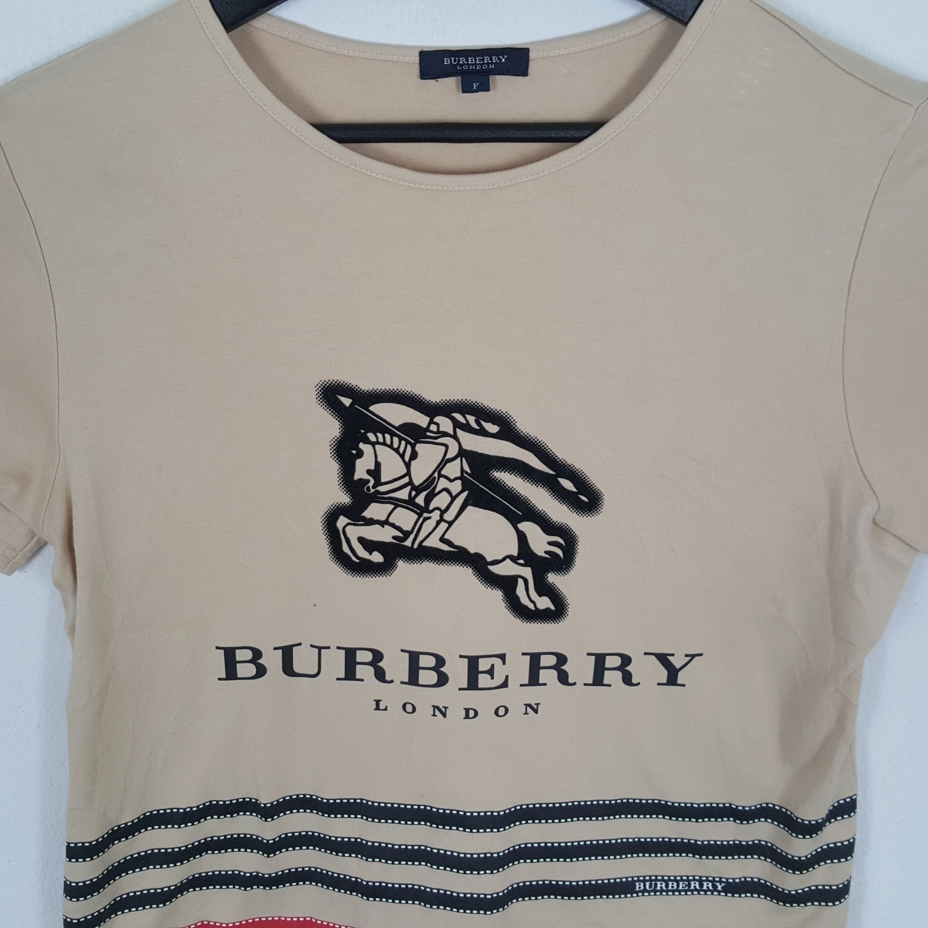 Burberry × Vintage BURBERRY LONDON Logo Design Custom Spellout Art Tshirt Size S / US 4 / IT 40 - 2 Thumbnail
