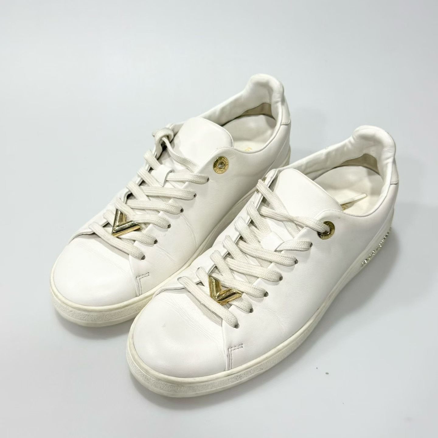 Louis Vuitton LV Classic Metallic White Sneakers Size US 4 / IT 34 - 1 Thumbnail