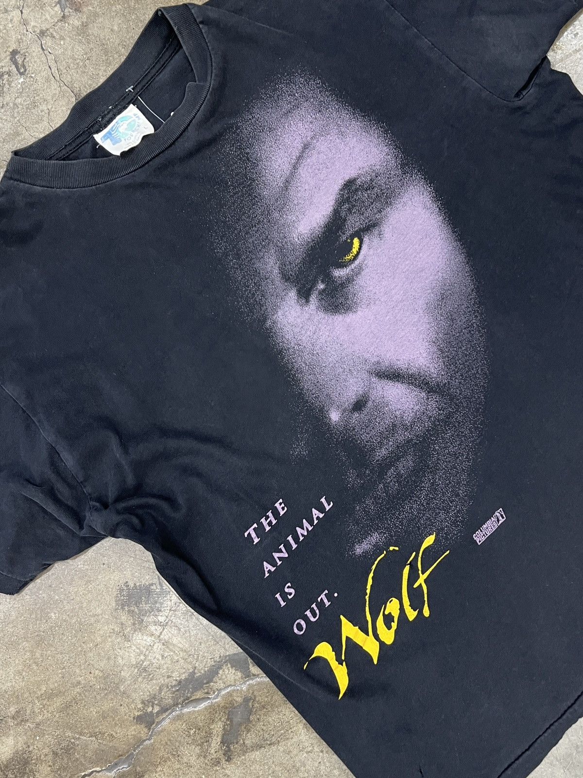Vintage Vintage 1994 Wolf Movie The Animal Is Out Tee Sz. Large Size US L / EU 52-54 / 3 - 1 Thumbnail