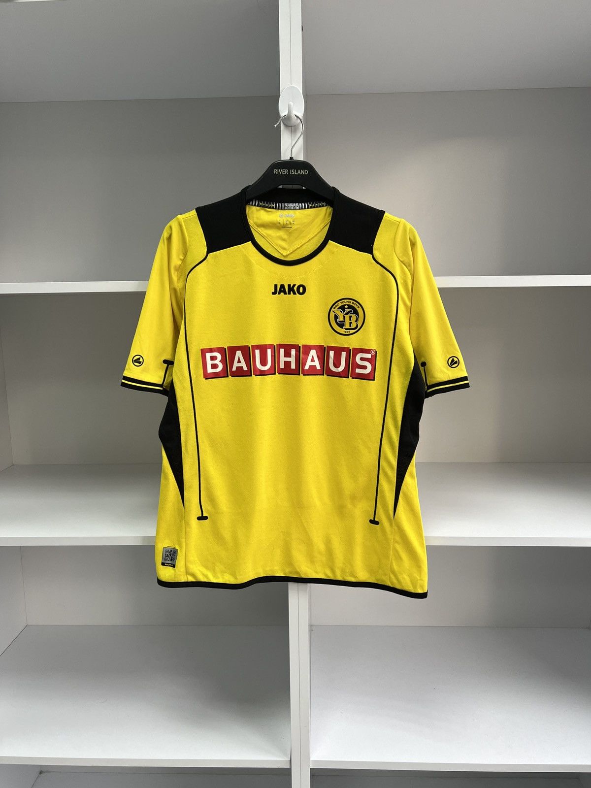 Vintage BSC Young Boys 2012-13 Home FOOTBALL SOCCER JERSEY Size US M / EU 48-50 / 2 - 1 Thumbnail