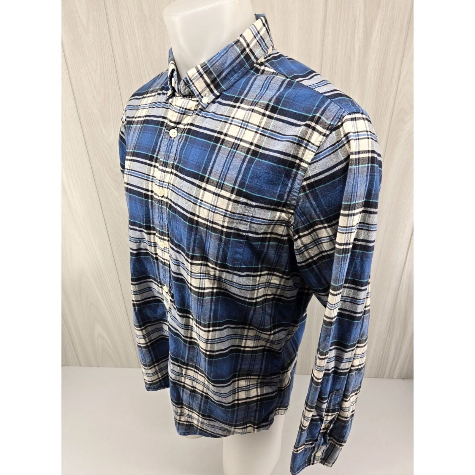 American Eagle Outfitters VINTAGE American Eagle Shirt Mens Large Blue Plaid Long Sleeve Button-Up Seriously Soft Size US L / EU 52-54 / 3 - 5 Thumbnail