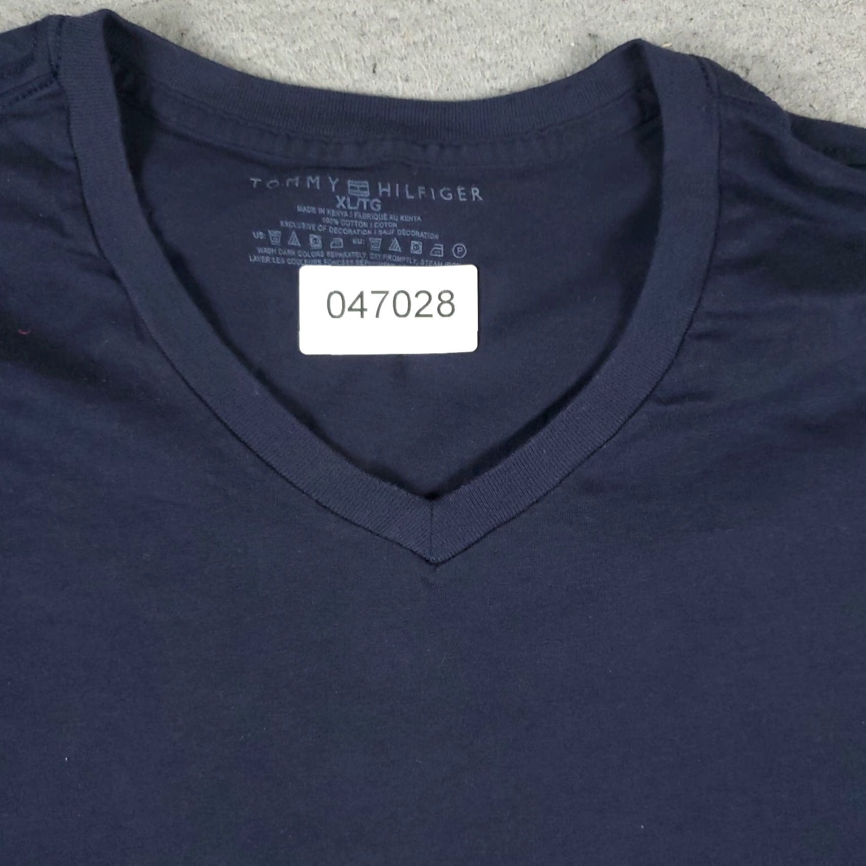 Tommy Hilfiger Tommy Hilfiger Shirt Mens XL Navy Blue Casual Short Sleeve Cotton Crew Neck Size US XL / EU 56 / 4 - 2 Thumbnail