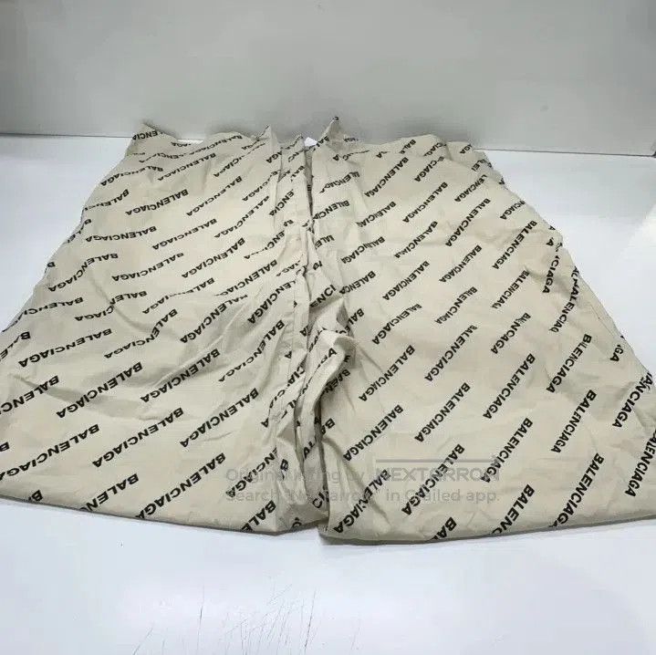 Balenciaga Balenciaga SS22 Tiger Year Loose Pant. Size US 26 / EU 42 - 5 Thumbnail
