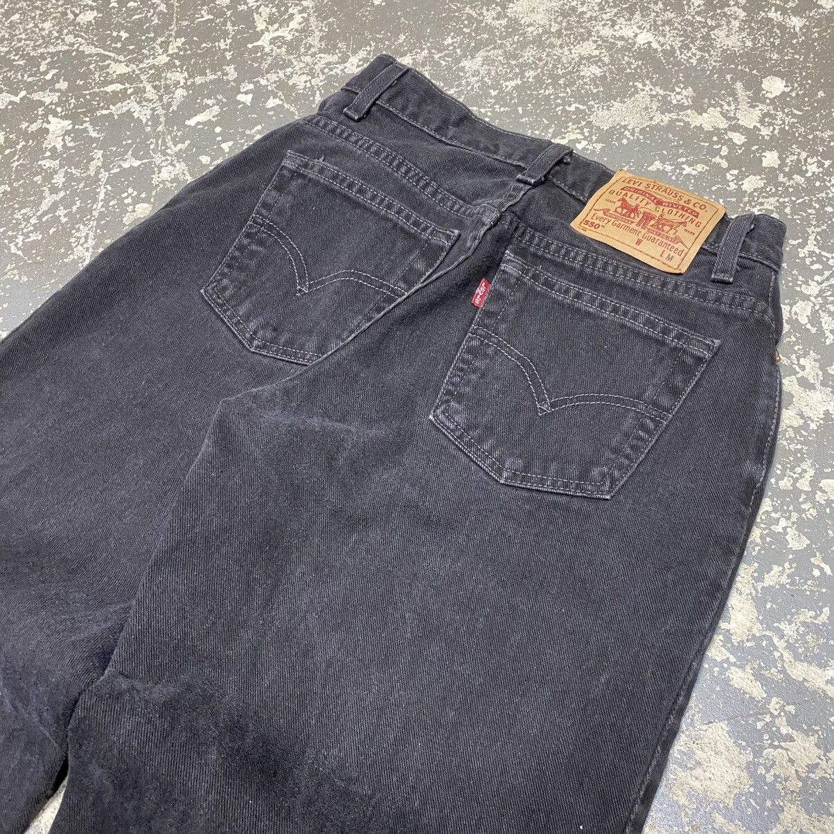 Japanese Brand × Levi's × Vintage Vintage Levi’s 550 Relaxed Fit Black Denim Jeans 90s Size US 27 - 8 Thumbnail