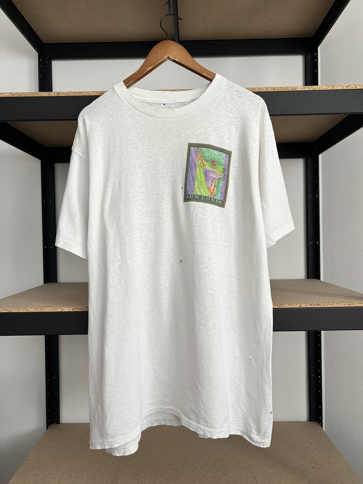 Vintage Vintage 90s Frog Rainforest Sun Lover Thrashed White T-shirt Size US XL / EU 56 / 4 - 2 Thumbnail