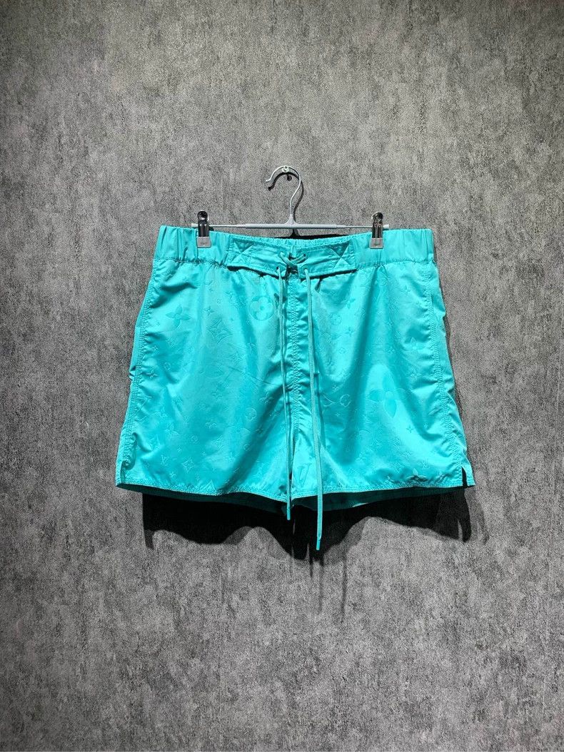 Louis Vuitton Louis Vuitton size l Beach Pants 2501-Nextarrow Size US 32 / EU 48 - 1 Thumbnail