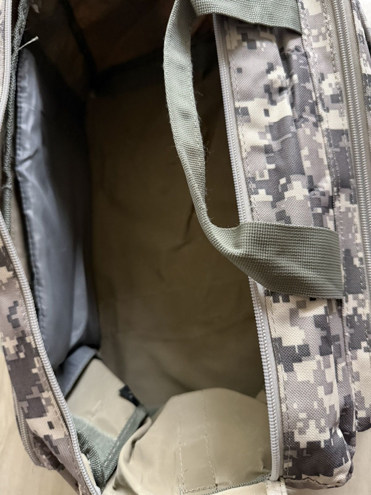 Vintage Allen Canvas Carry-All Gun Bag Tote Gym Canvas Digital Camo Size ONE SIZE - 10 Thumbnail