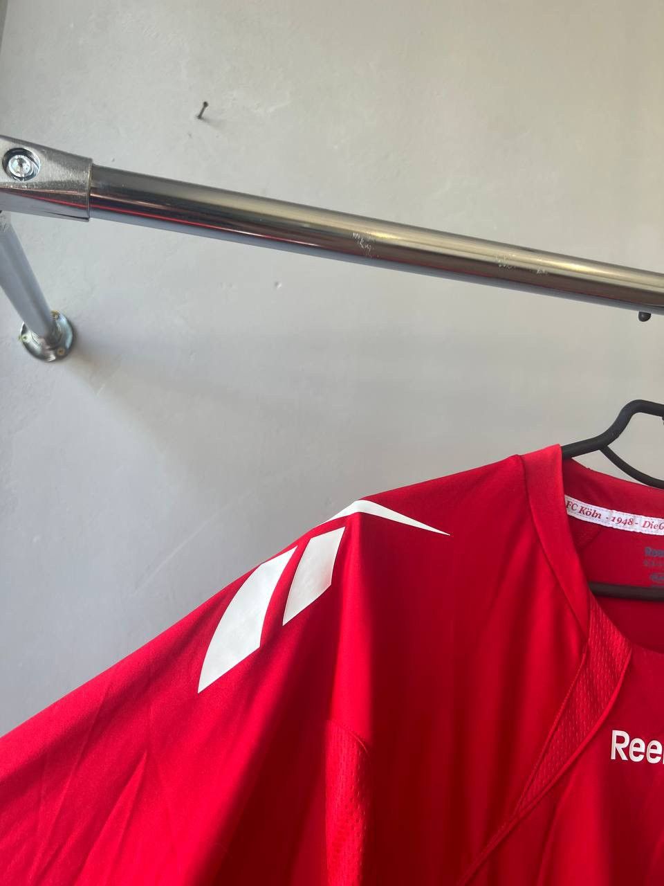 Reebok 2010/12 FC KÖLN HOME SOCCER JERSEY FOOTBALL SHIRT REEBOK XL Size US XL / EU 56 / 4 - 6 Thumbnail