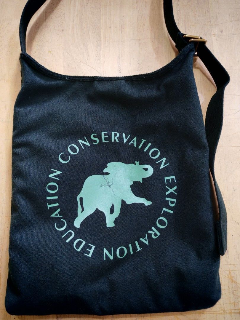 Other Hunting World Dark Green Shoulder Bag w/ Auth Card Size ONE SIZE - 2 Thumbnail