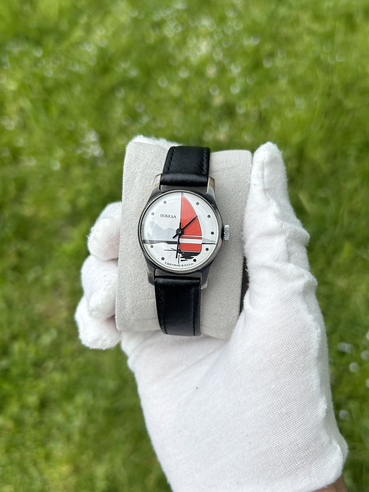Vintage Vintage Watch Pobeda Soviet USSR Mechanical Wristwatch 1980s Size ONE SIZE - 10 Thumbnail