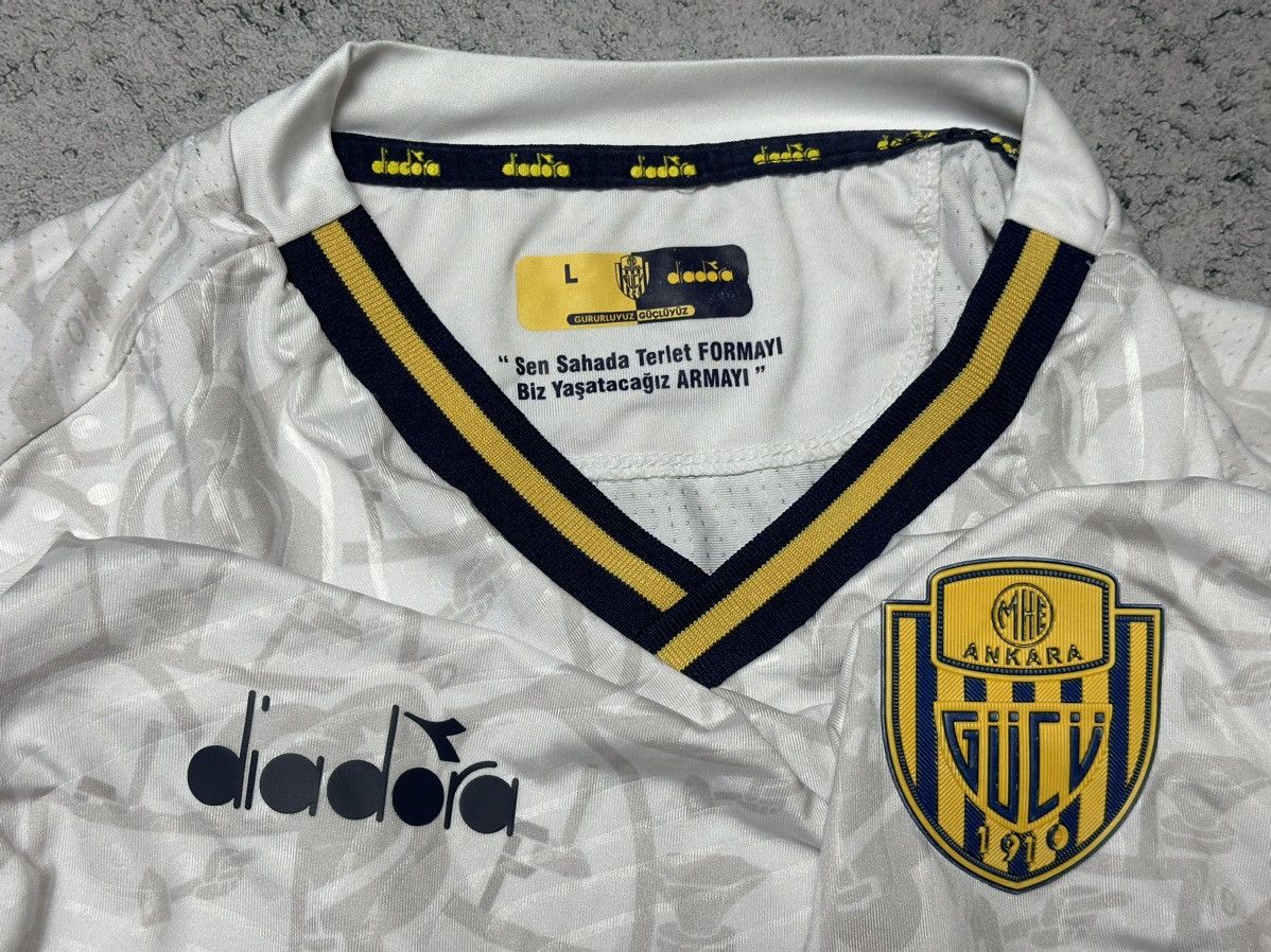 Diadora MKE Ankaragücü #12 ARIYIBI 2021-22 Away Diadora Shirt Jersey Size US L / EU 52-54 / 3 - 10 Thumbnail