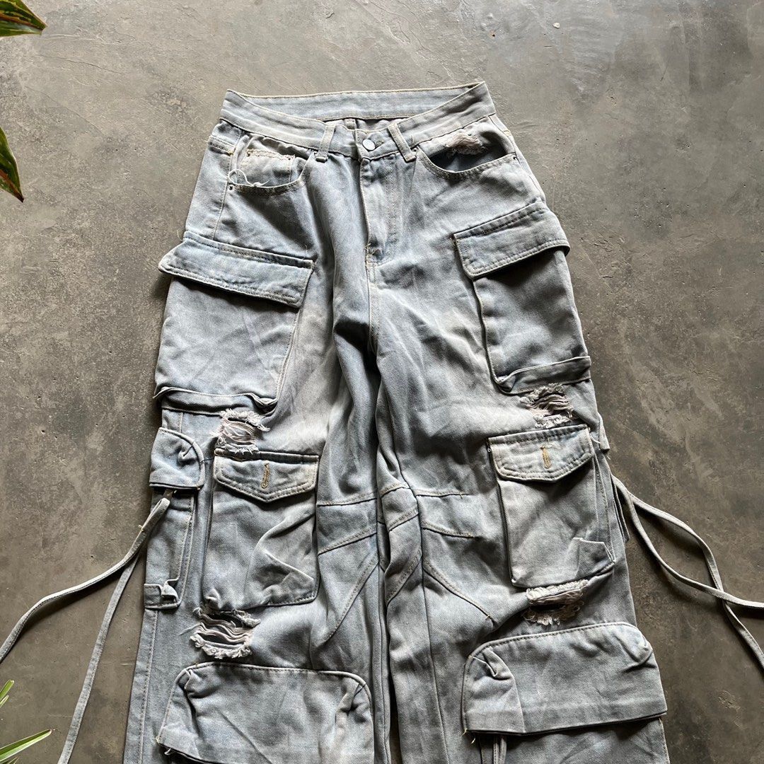 Beauty Beast Y2k multi pocket cargo Size US 32 / EU 48 - 4 Thumbnail