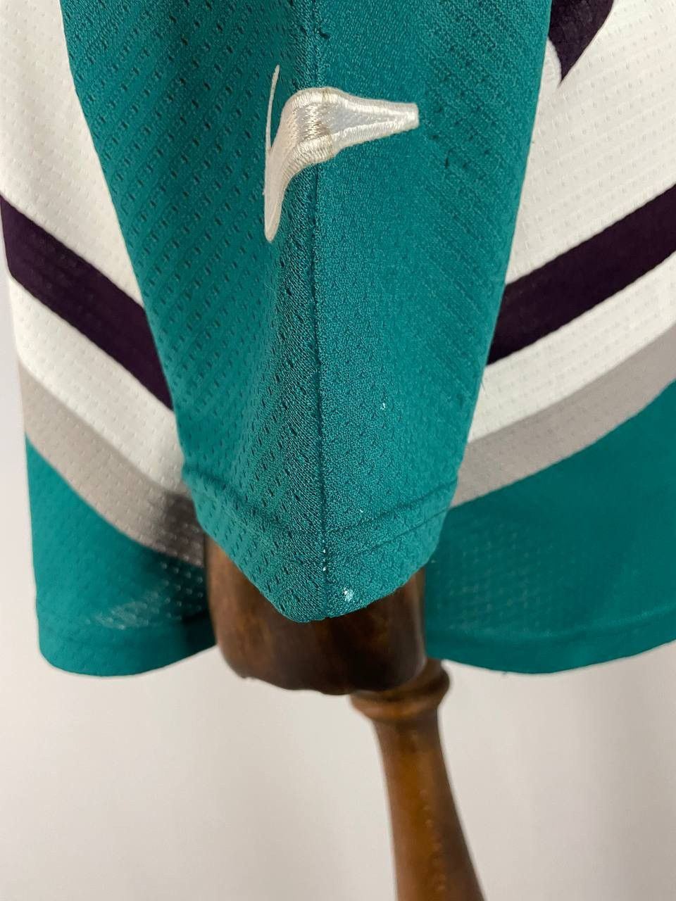 Nike Nike Mighty Ducks NHL Sweatshirt Vintage 1990s Size US M / EU 48-50 / 2 - 14 Thumbnail