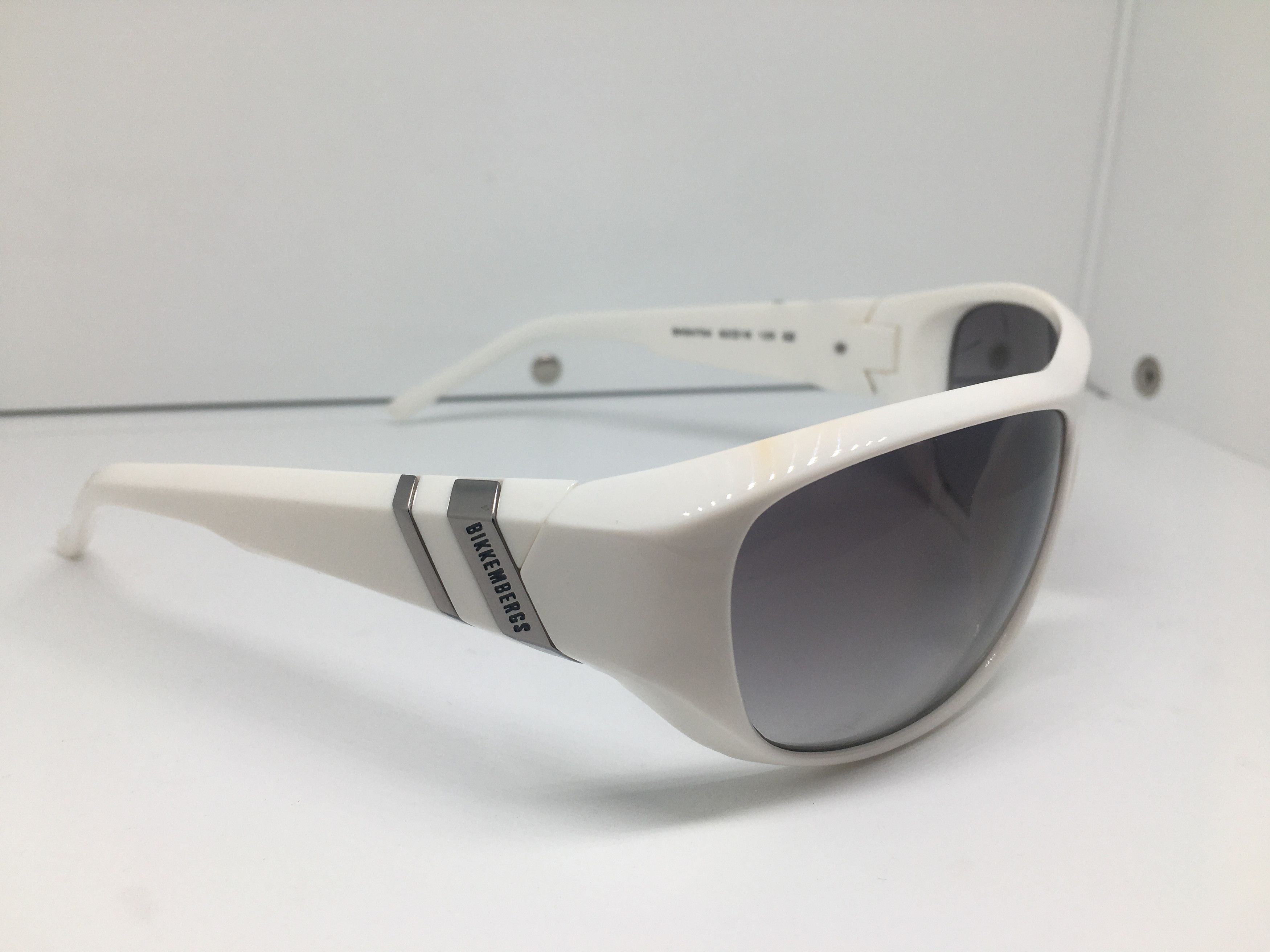 Other BIKKEMBERGS WHITE Wrapped Sunglasses Frame Size ONE SIZE - 1 Thumbnail