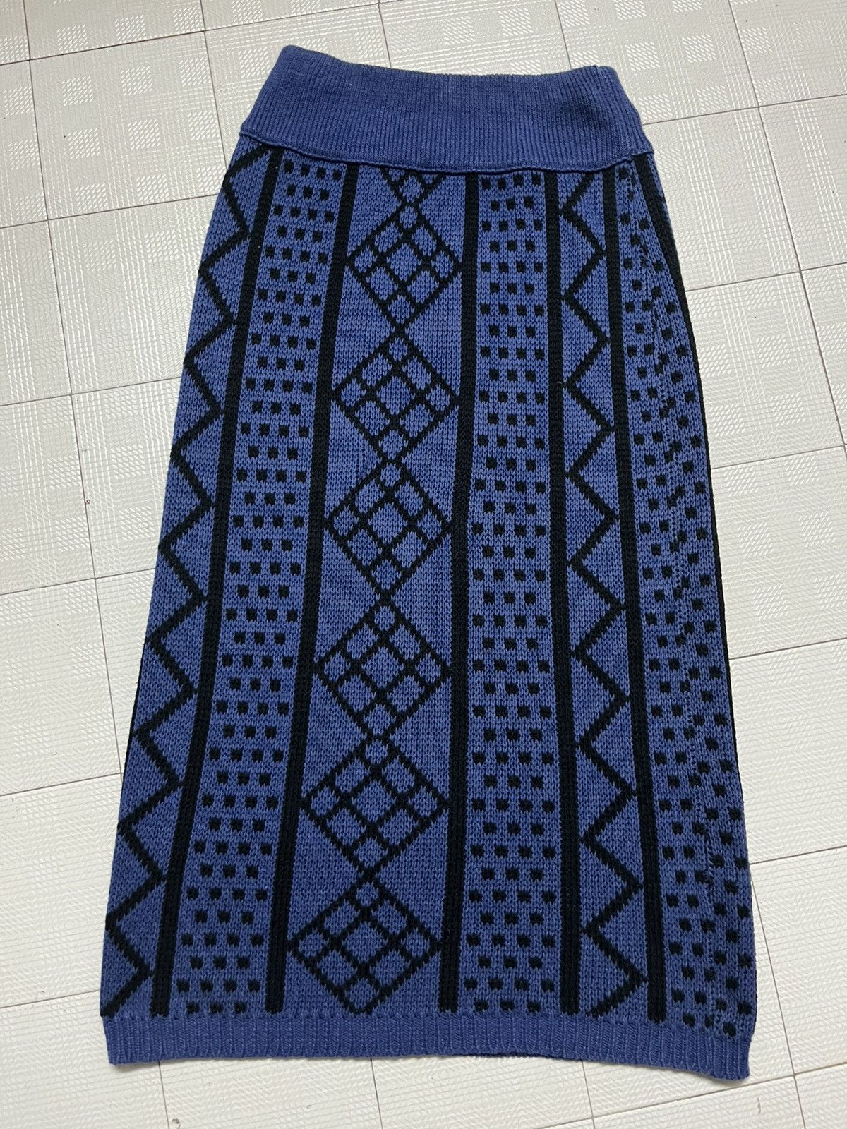 Issey Miyake Issey Miyake by IS Midi Skirt Size 30" / US 8 / IT 44 - 1 Thumbnail
