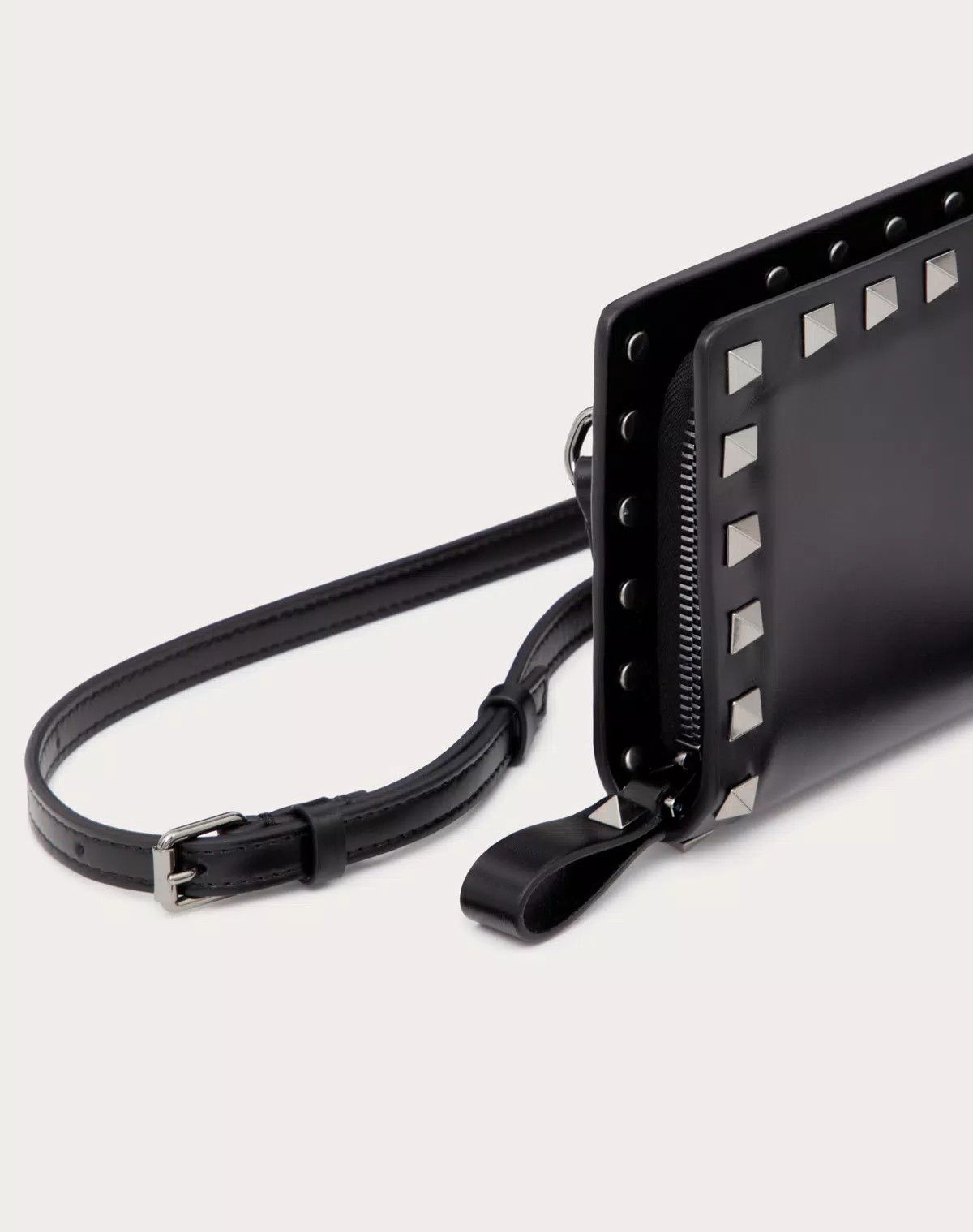 Valentino oc11z0725 Size:OS/Rockstud Calfskin Neck Wallet in Black Size ONE SIZE - 5 Thumbnail