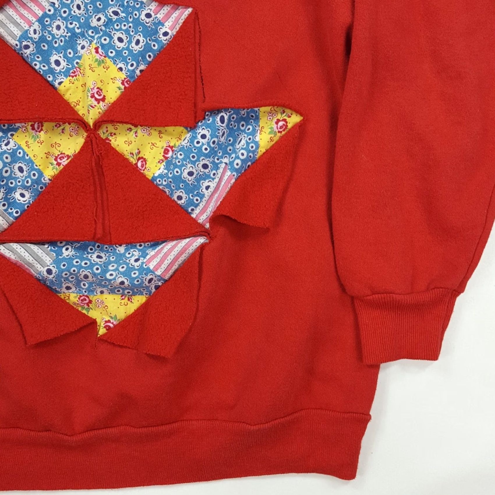 Vintage VINTAGE Red Quilt Square Size M Crewneck 80s 90s Sweatshirt Pullover Raglan Sewing Women Size M / US 6-8 / IT 42-44 - 5 Thumbnail
