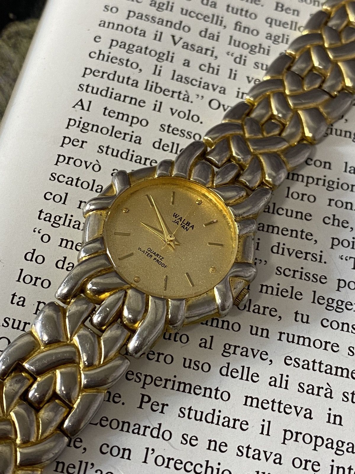 Japanese Brand Rare Retro Vintage Walba Quartz Watch - Gold! Size ONE SIZE - 3 Thumbnail