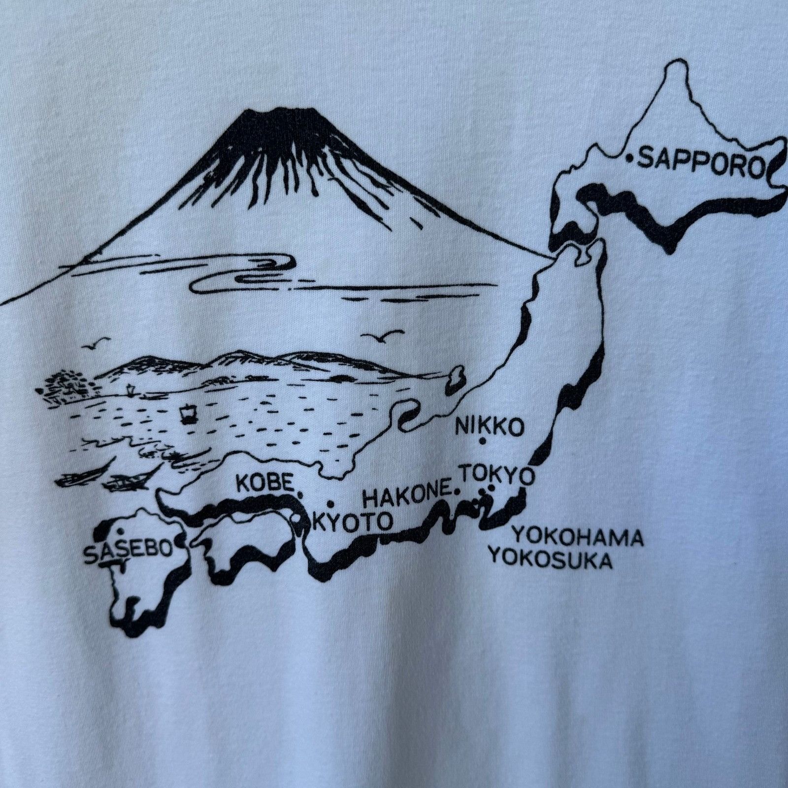 Vintage Vintage Japan Mount Fuji Souvenir Graphic T-Shirt White Shor Size US M / EU 48-50 / 2 - 5 Thumbnail