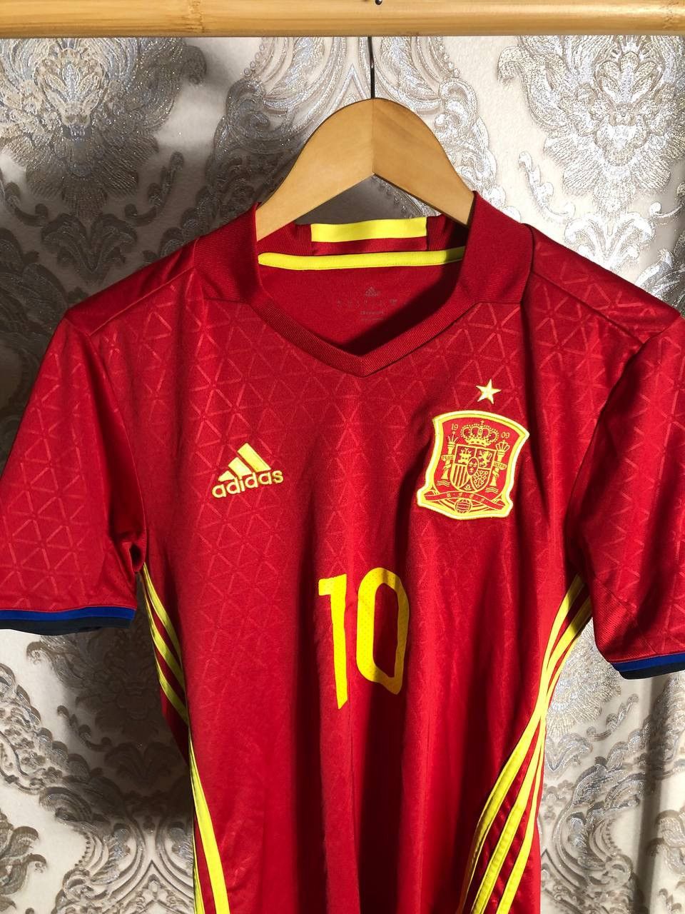 Adidas VINTAGE ADIDAS SPAIN SOCCER JERSEY RETRO BARCELONA Y2K 90s Size US S / EU 44-46 / 1 - 2 Thumbnail